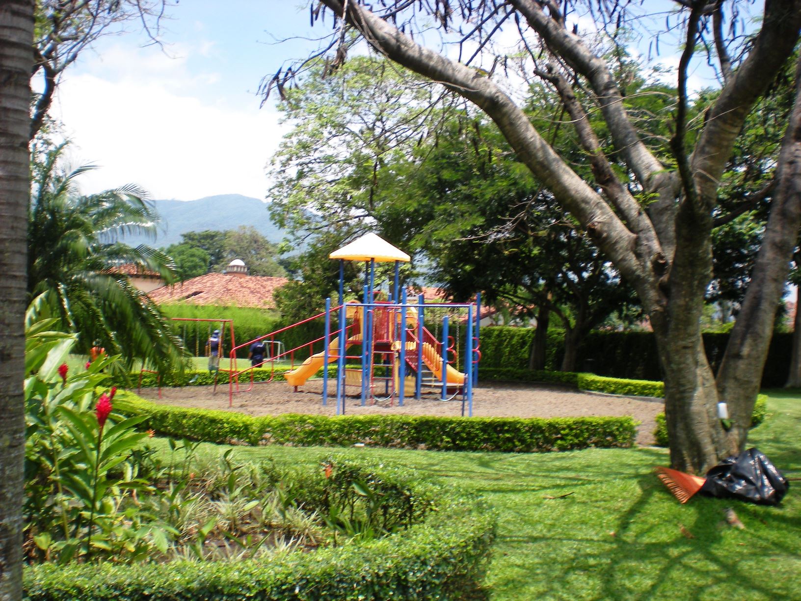 4 bed Single Family Homes For Sale in Santa Ana, San Jose - thumb 16