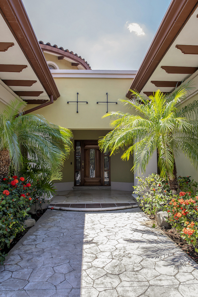 4 bed Single Family Homes For Sale in Santa Ana, San Jose - thumb 2