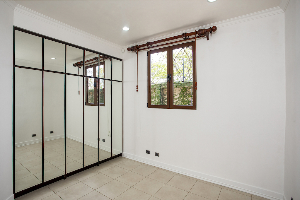 4 bed Single Family Homes For Sale in Santa Ana, San Jose - thumb 8