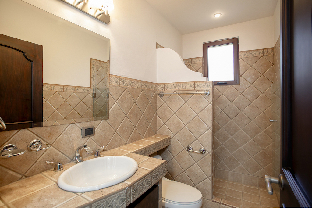 4 bed Single Family Homes For Sale in Santa Ana, San Jose - thumb 13