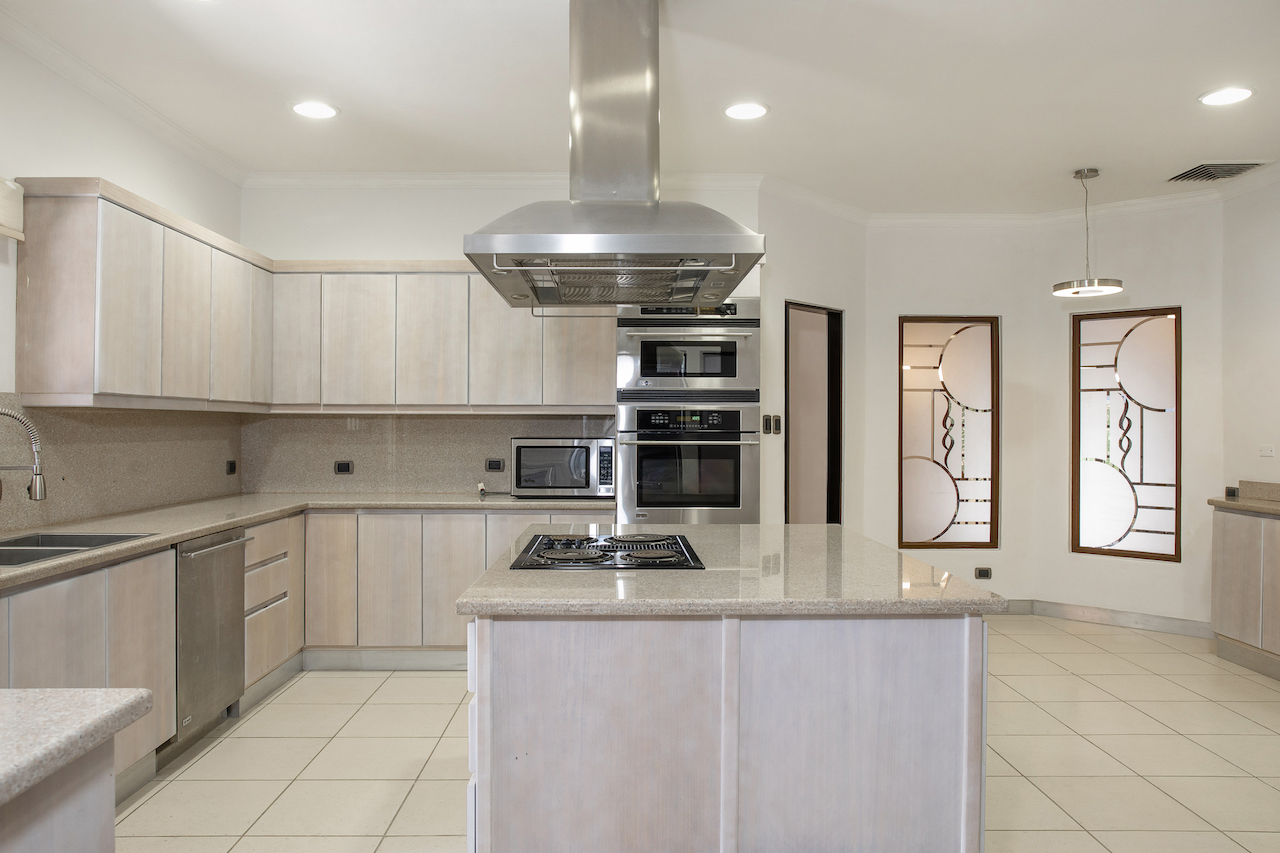 4 bed Single Family Homes For Sale in Santa Ana, San Jose - thumb 4