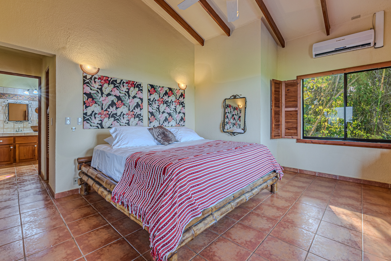 5 bed Single Family Homes For Sale in Savegre, Puntarenas - thumb 23