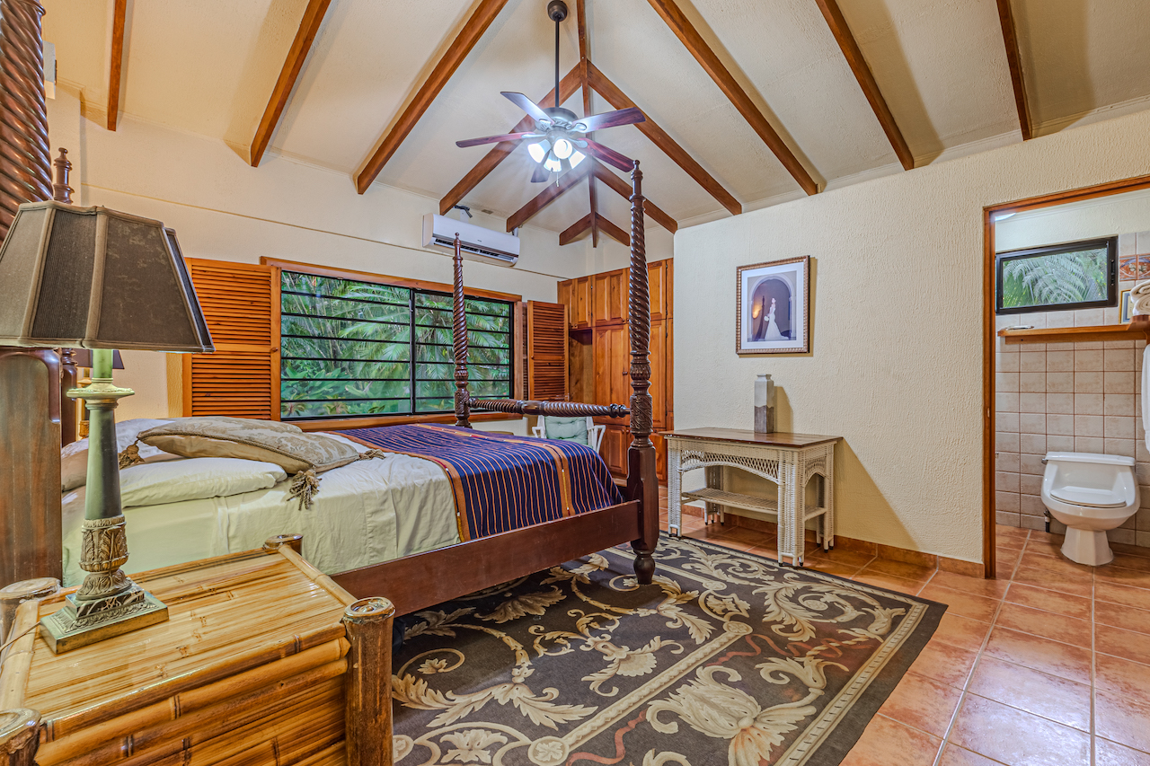 5 bed Single Family Homes For Sale in Savegre, Puntarenas - thumb 26