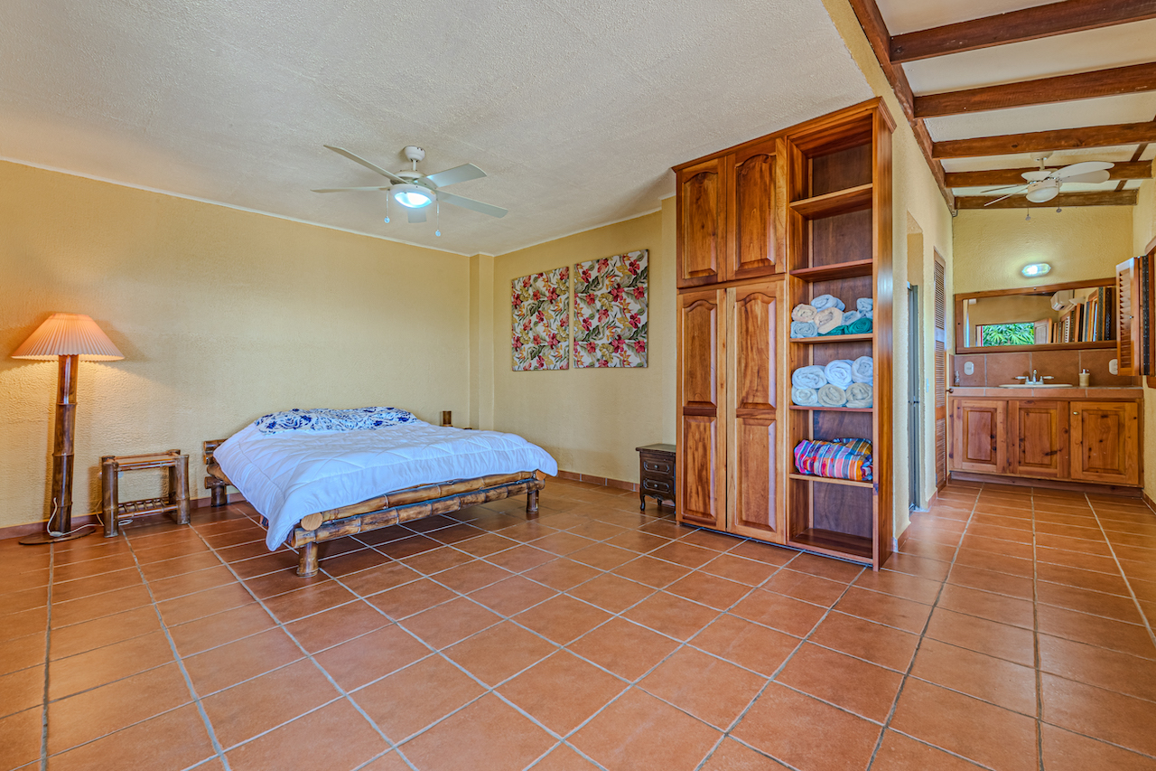 5 bed Single Family Homes For Sale in Savegre, Puntarenas - thumb 18