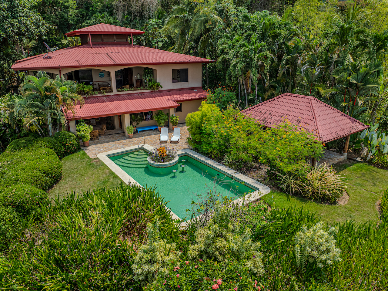 5 bed Single Family Homes For Sale in Savegre, Puntarenas - thumb 5