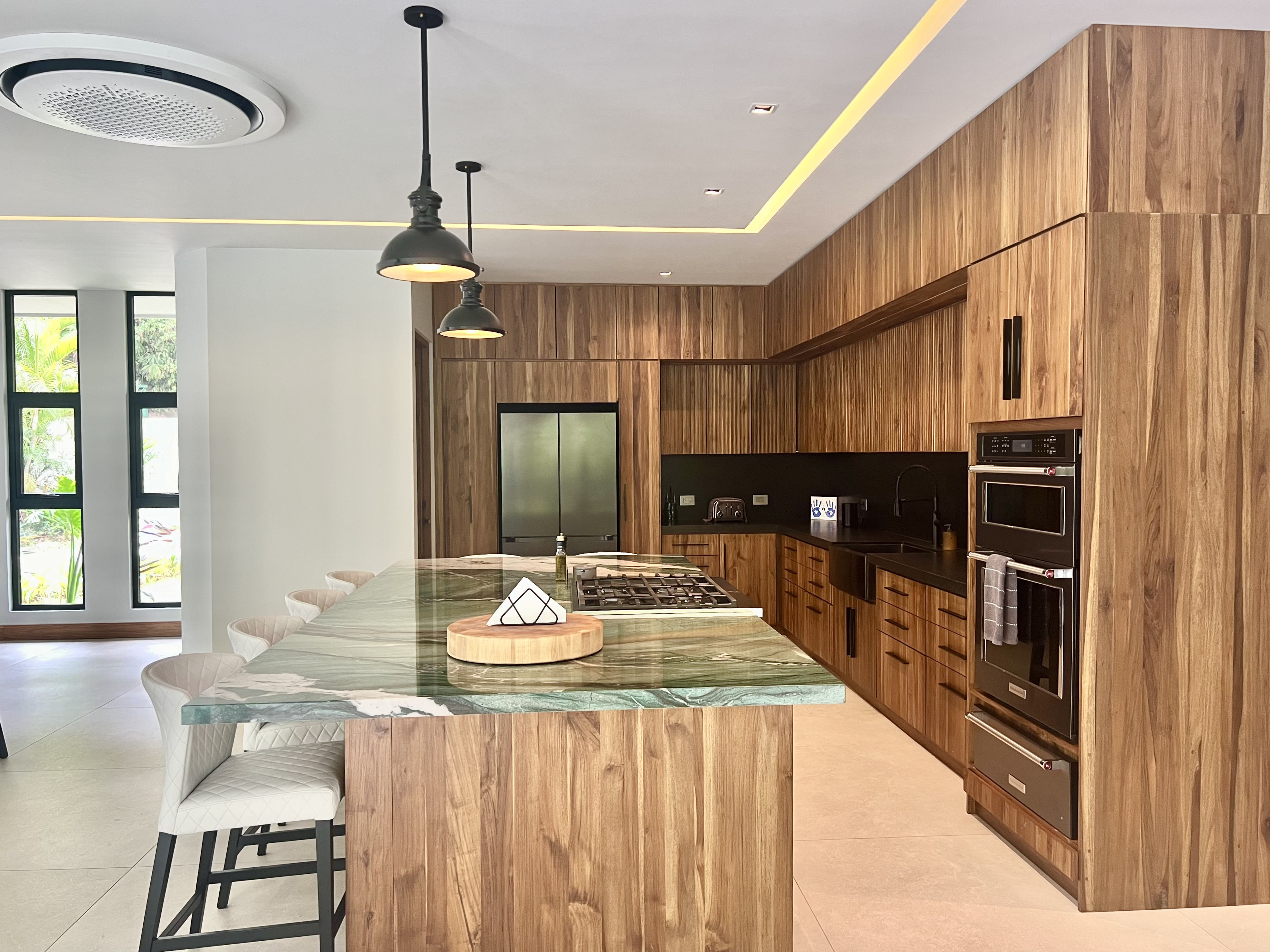 5 bed Single Family Homes For Sale in Manuel Antonio, Puntarenas - thumb 11