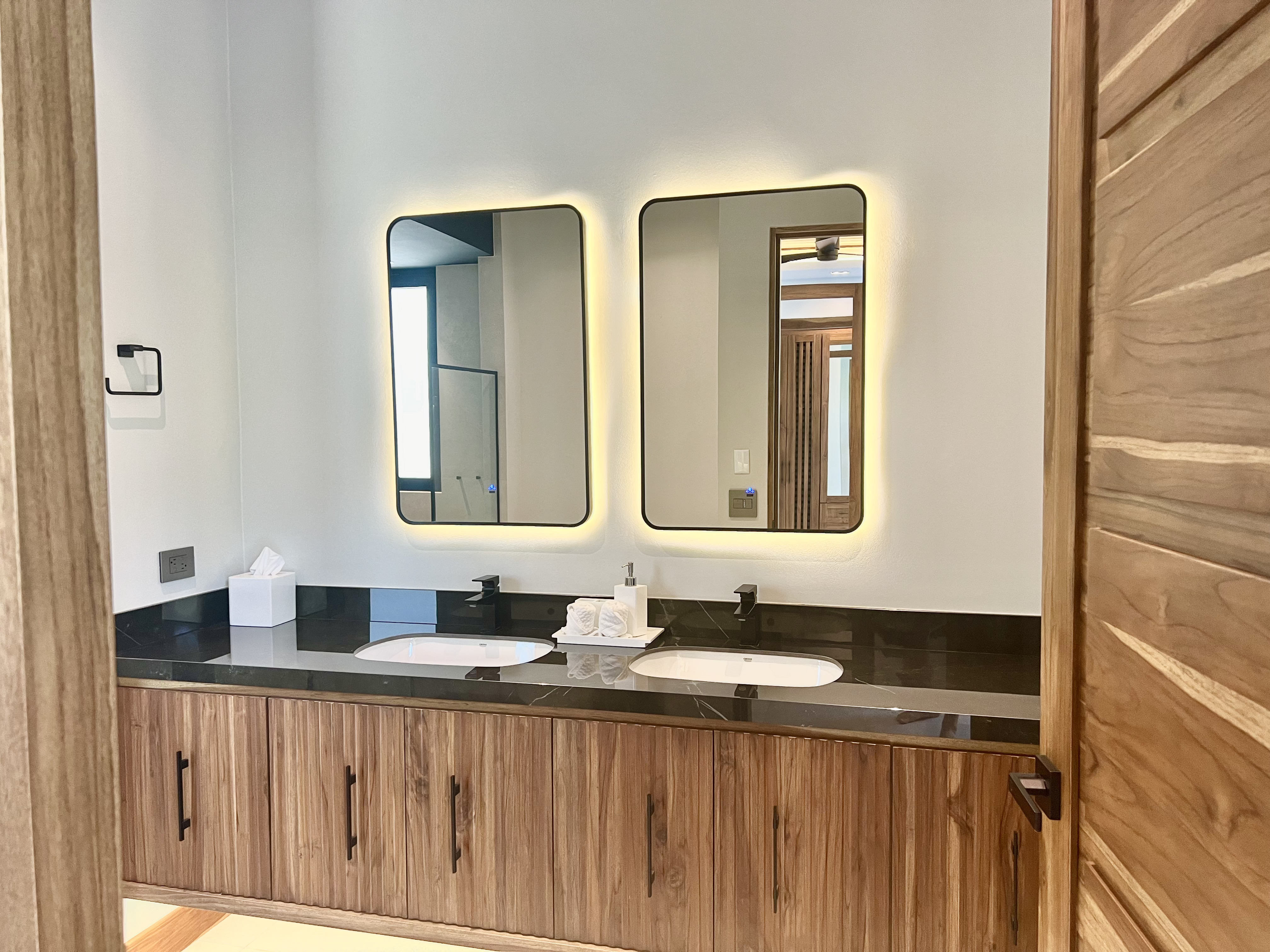 5 bed Single Family Homes For Sale in Manuel Antonio, Puntarenas - thumb 22