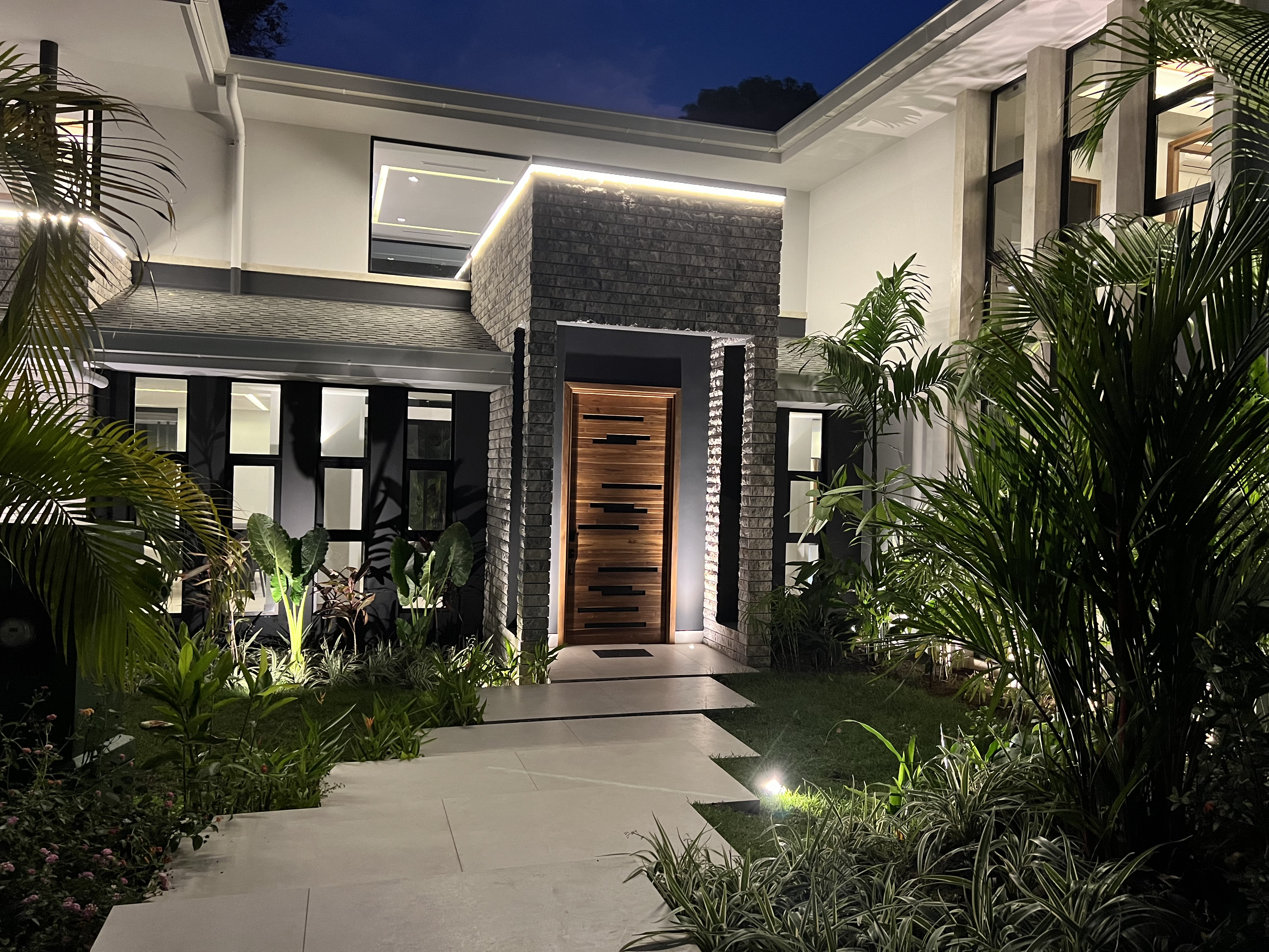 5 bed Single Family Homes For Sale in Manuel Antonio, Puntarenas - thumb 8