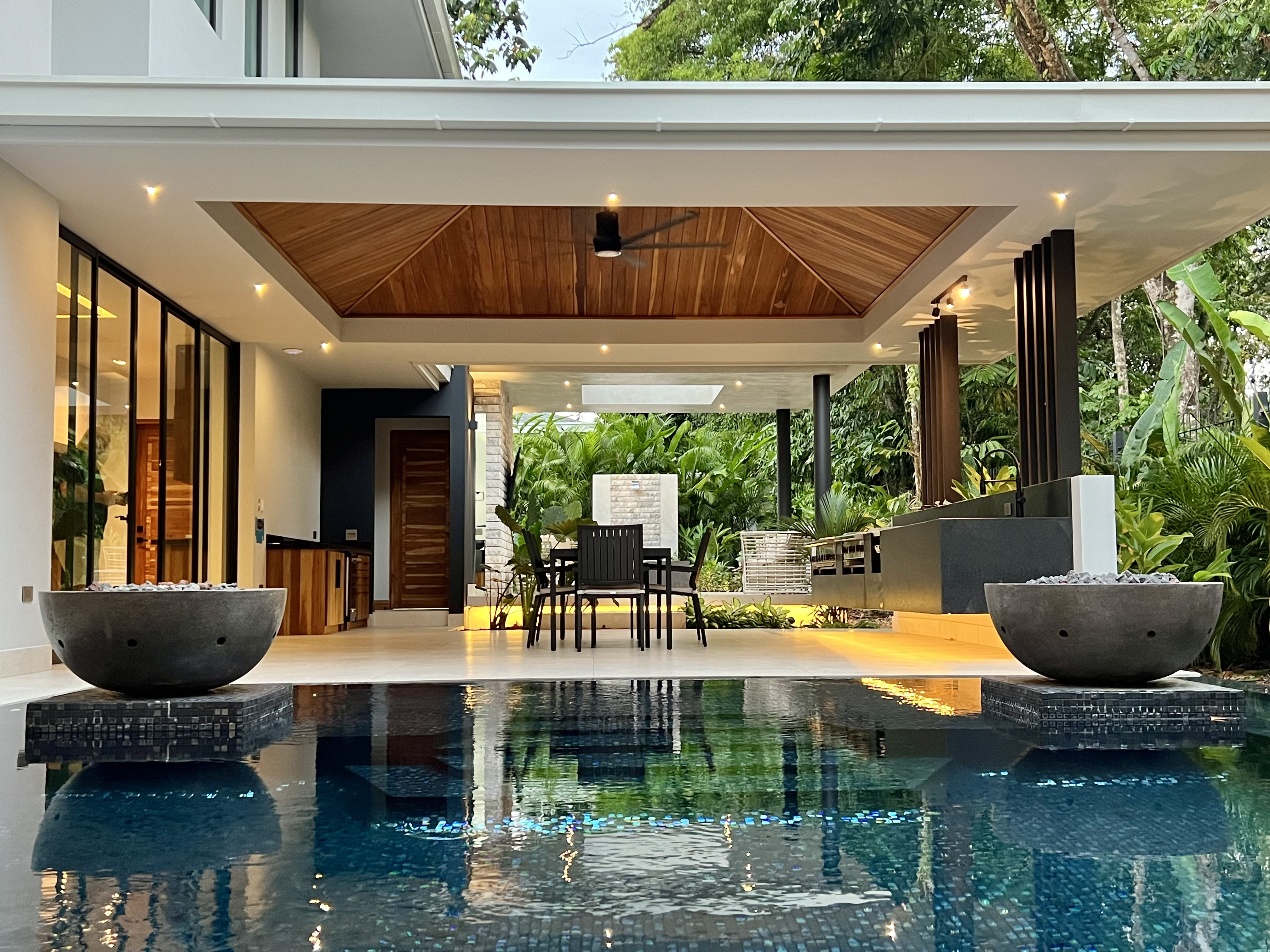 5 bed Single Family Homes For Sale in Manuel Antonio, Puntarenas - thumb 2