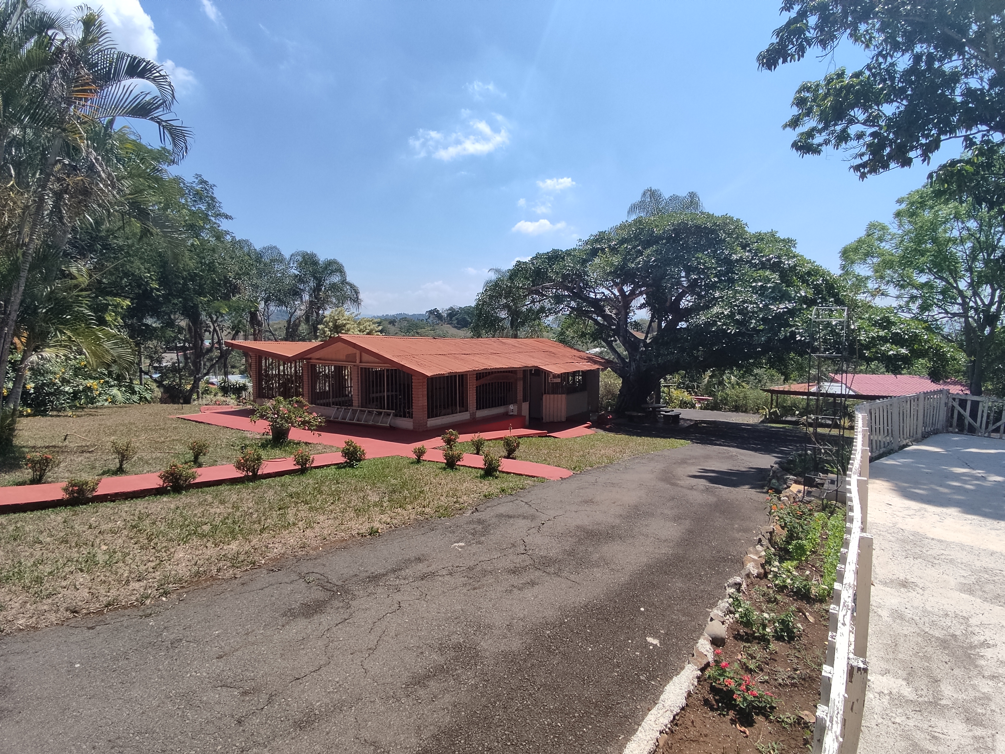 4 bed Single Family Homes For Sale in Atenas, Alajuela - thumb 5
