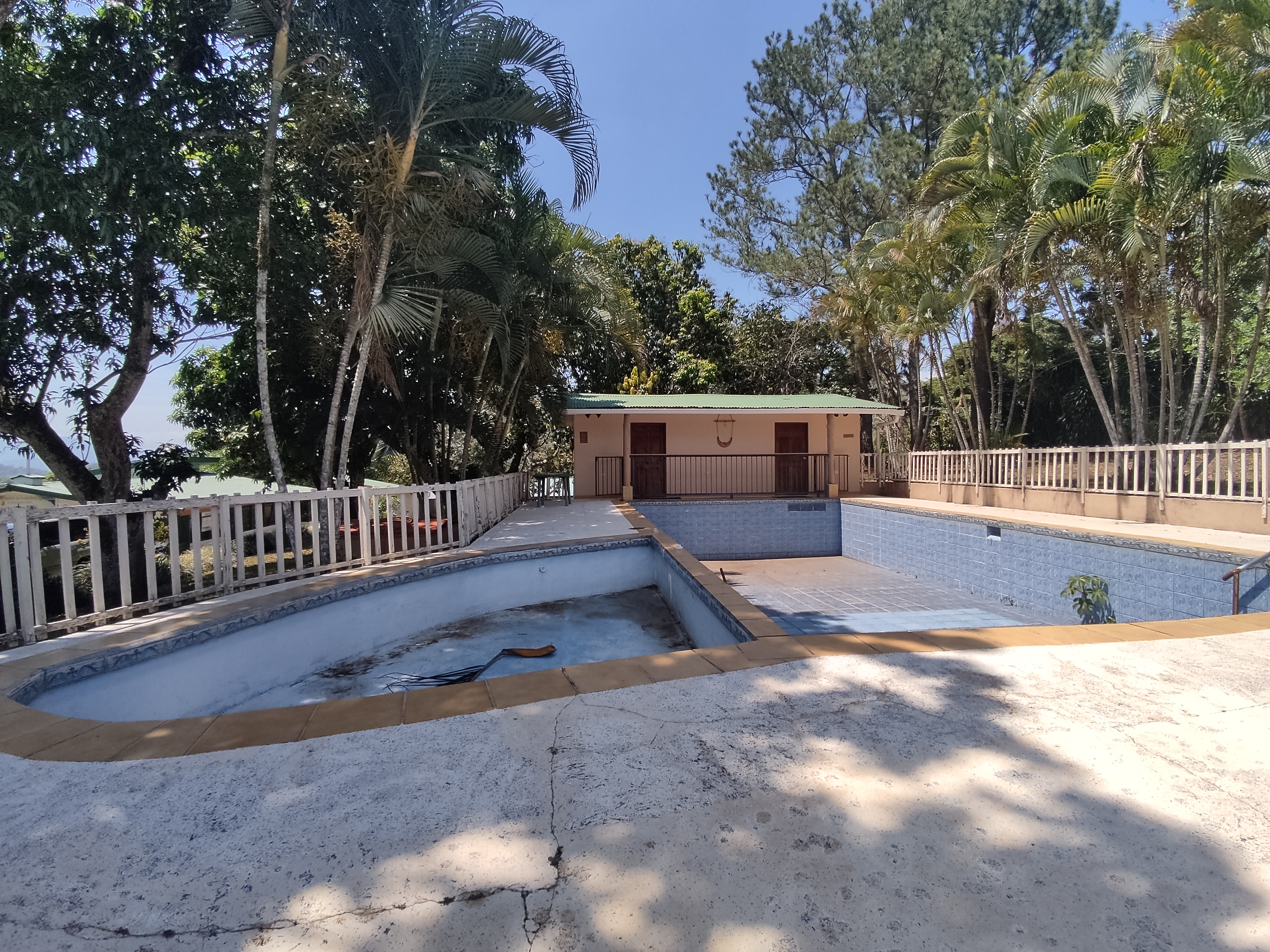 4 bed Single Family Homes For Sale in Atenas, Alajuela - thumb 6