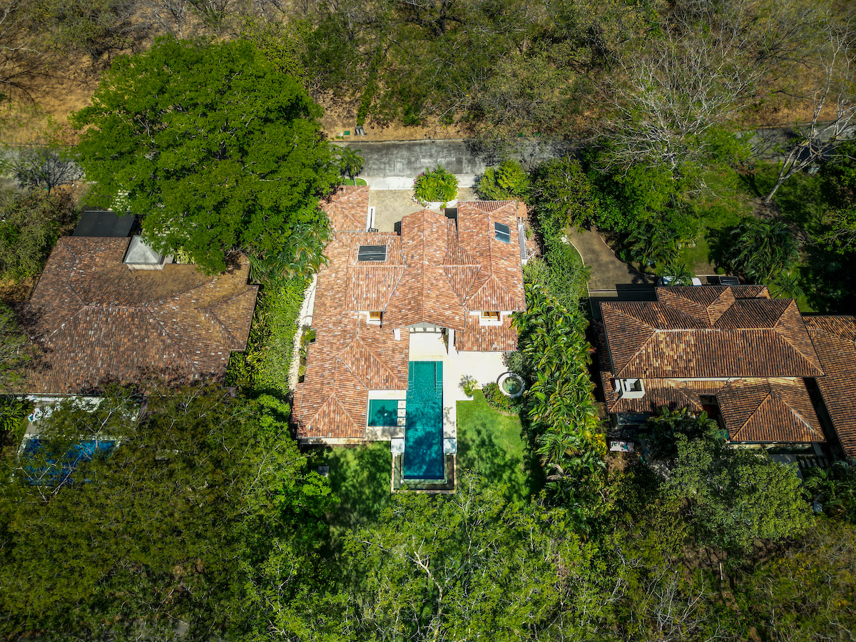 4 bed Single Family Homes For Sale in Playa Conchal, Guanacaste - thumb 2
