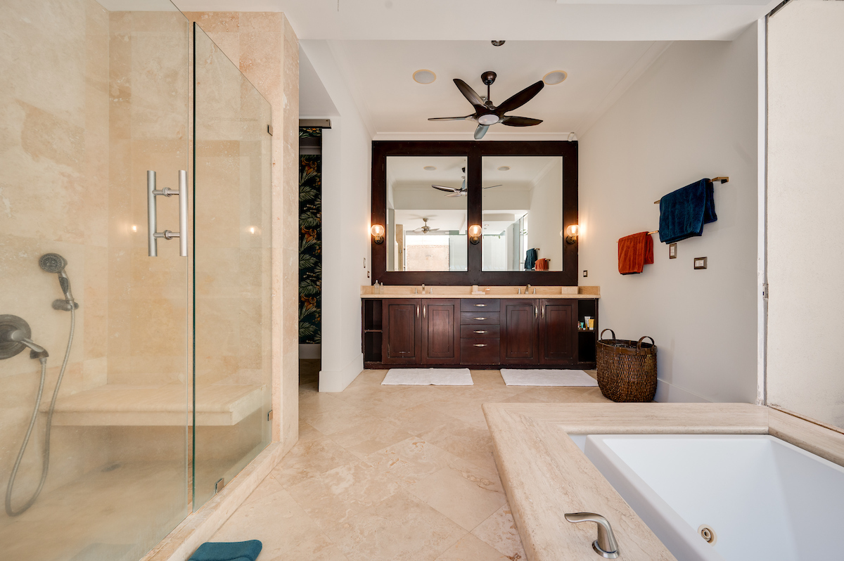 4 bed Single Family Homes For Sale in Playa Conchal, Guanacaste - thumb 14