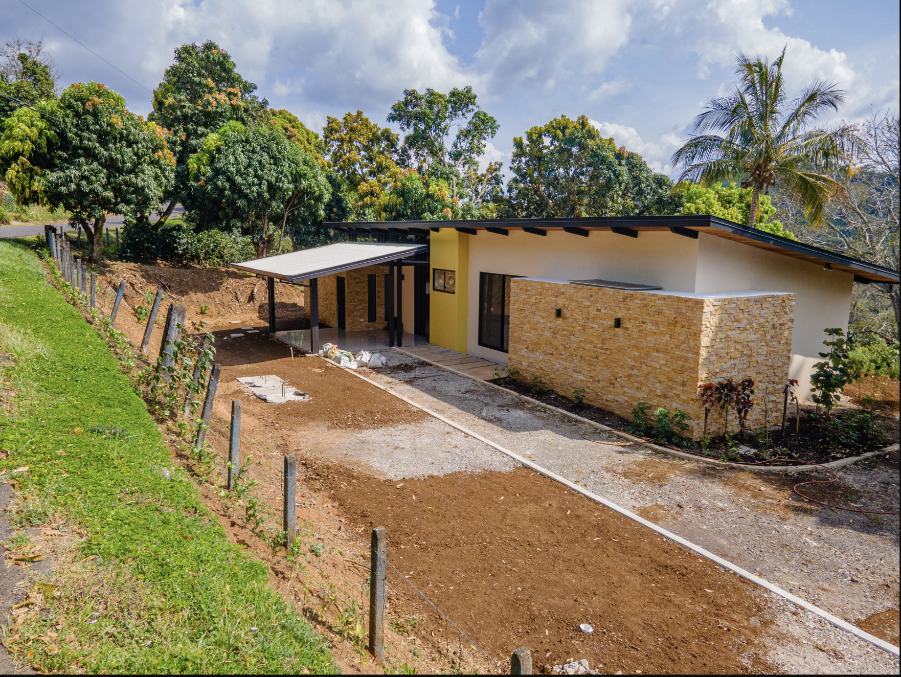 2 bed Single Family Homes For Sale in Atenas, Alajuela - thumb 4