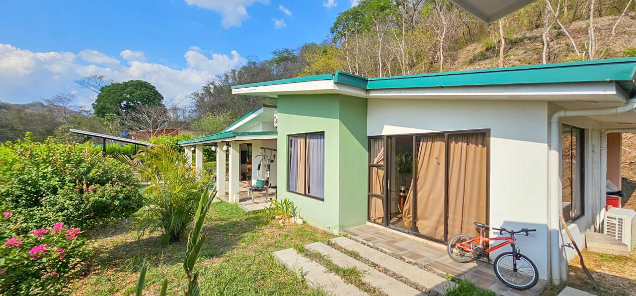 4 bed Single Family Homes For Sale in Nicoya Peninsula, Guanacaste - thumb 1