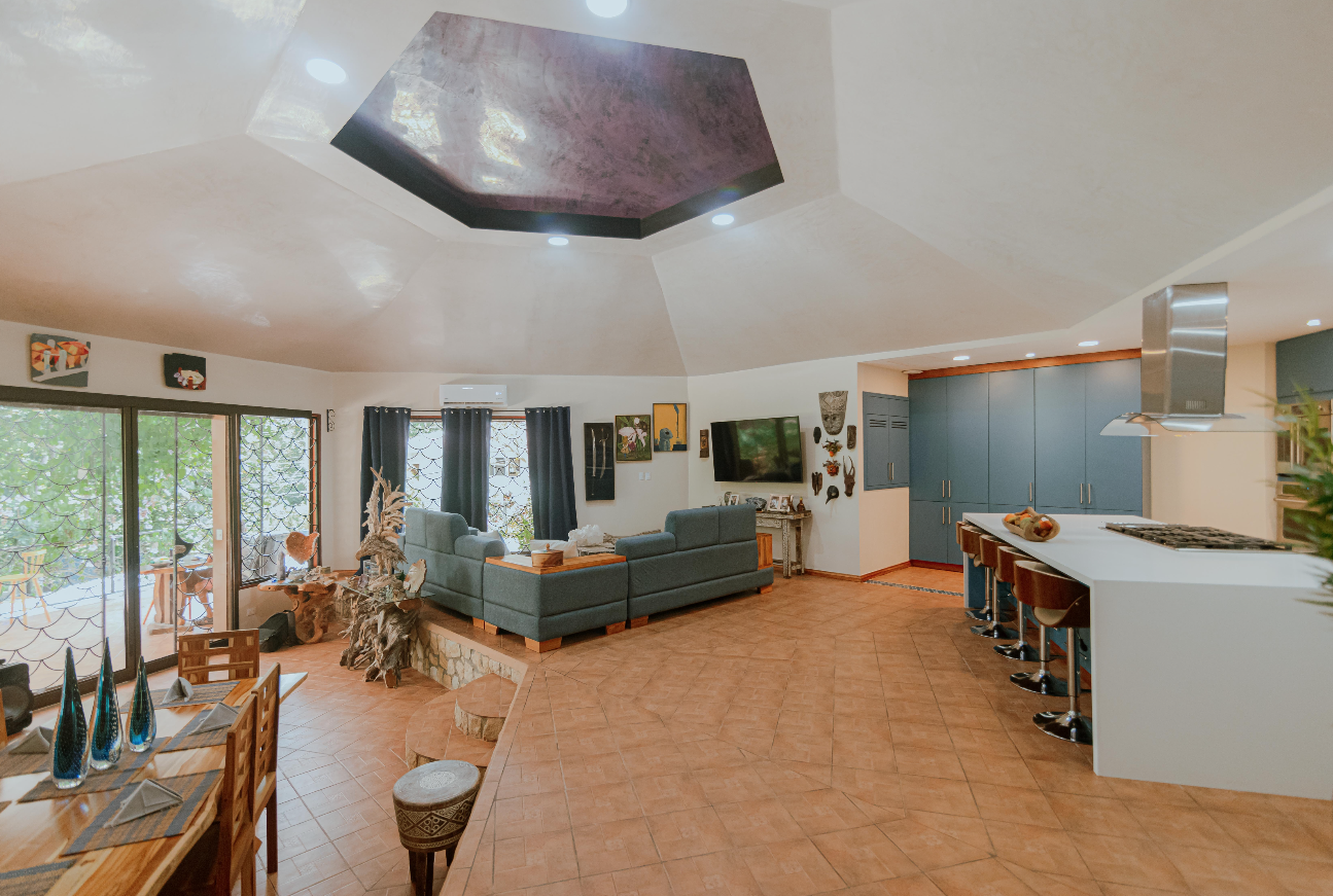 12 bed Hotel / Leisure For Sale in Manuel Antonio, Puntarenas - thumb 5