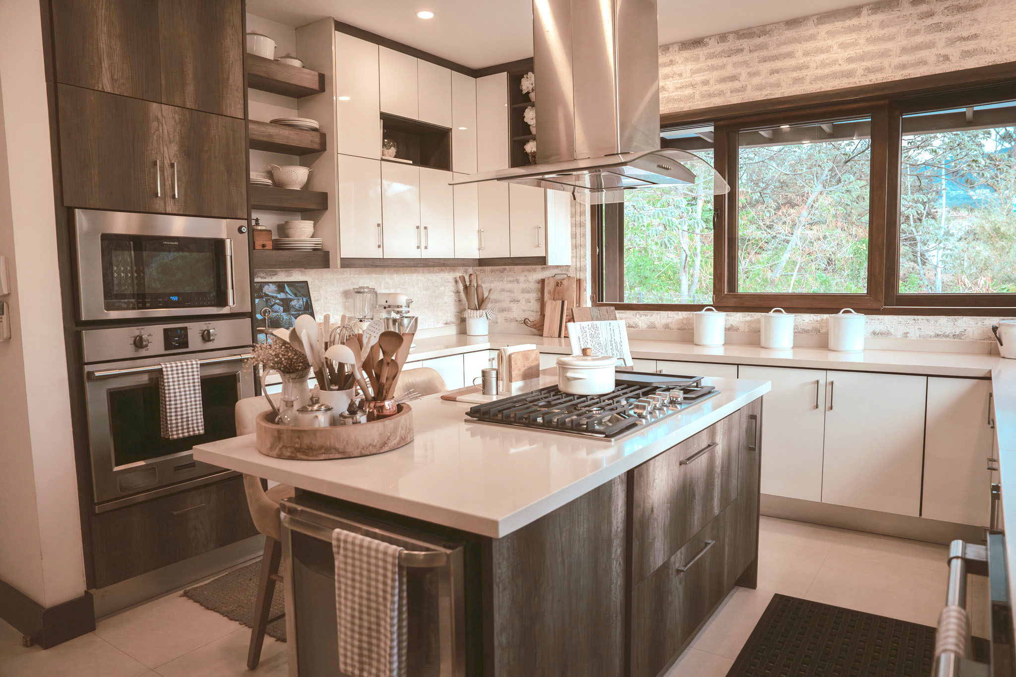 4 bed Single Family Homes For Sale in Santa Ana, San Jose - thumb 2