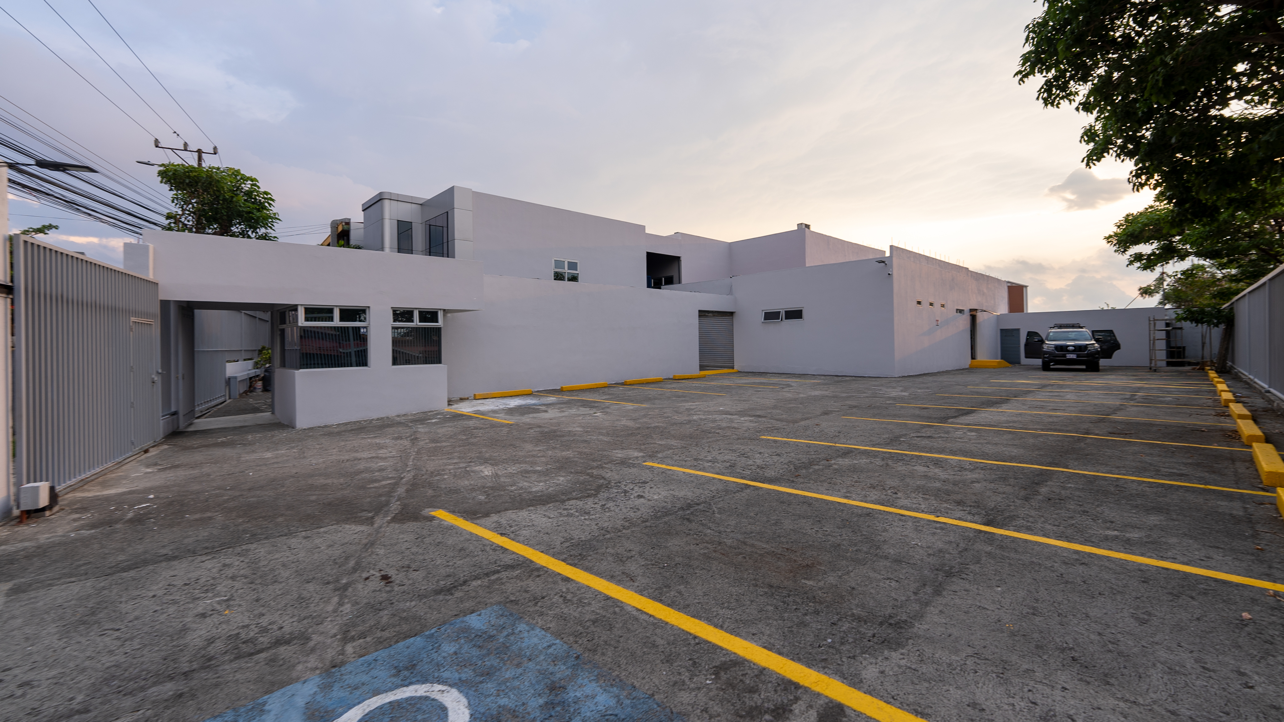 7 bed Commercial For Sale in La Uruca, San Jose - thumb 3