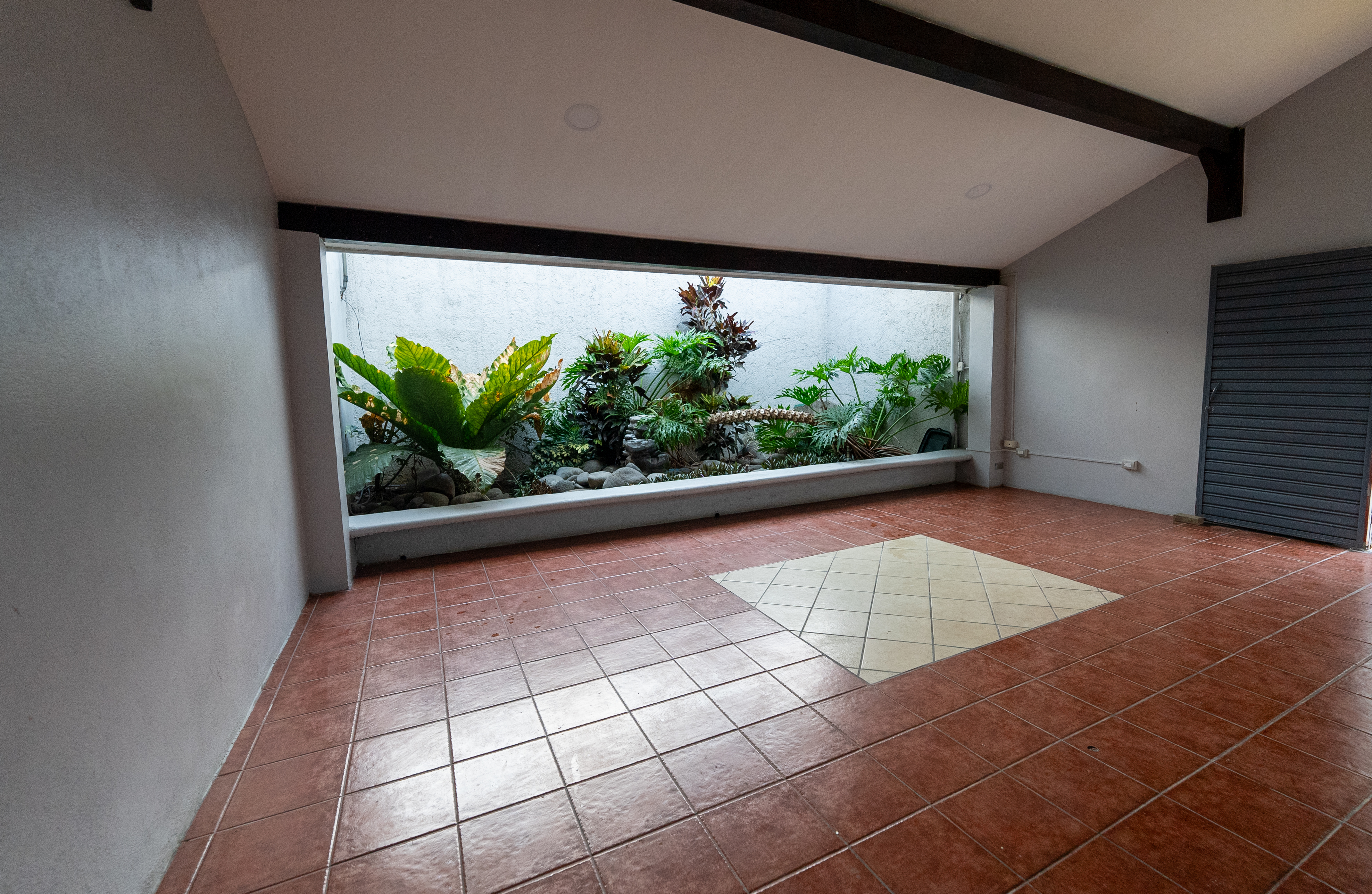 7 bed Commercial For Sale in La Uruca, San Jose - thumb 8