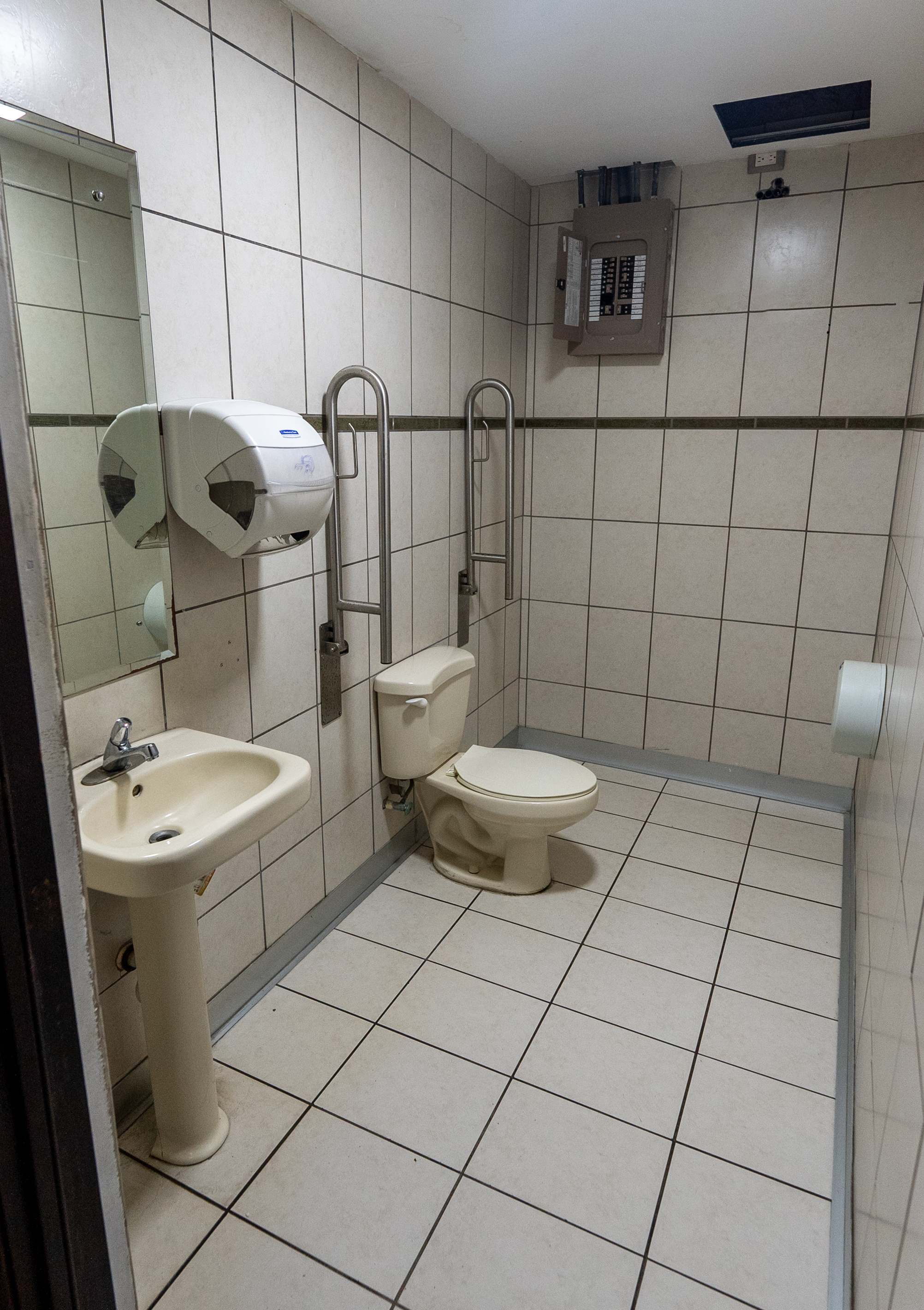 7 bed Commercial For Sale in La Uruca, San Jose - thumb 9