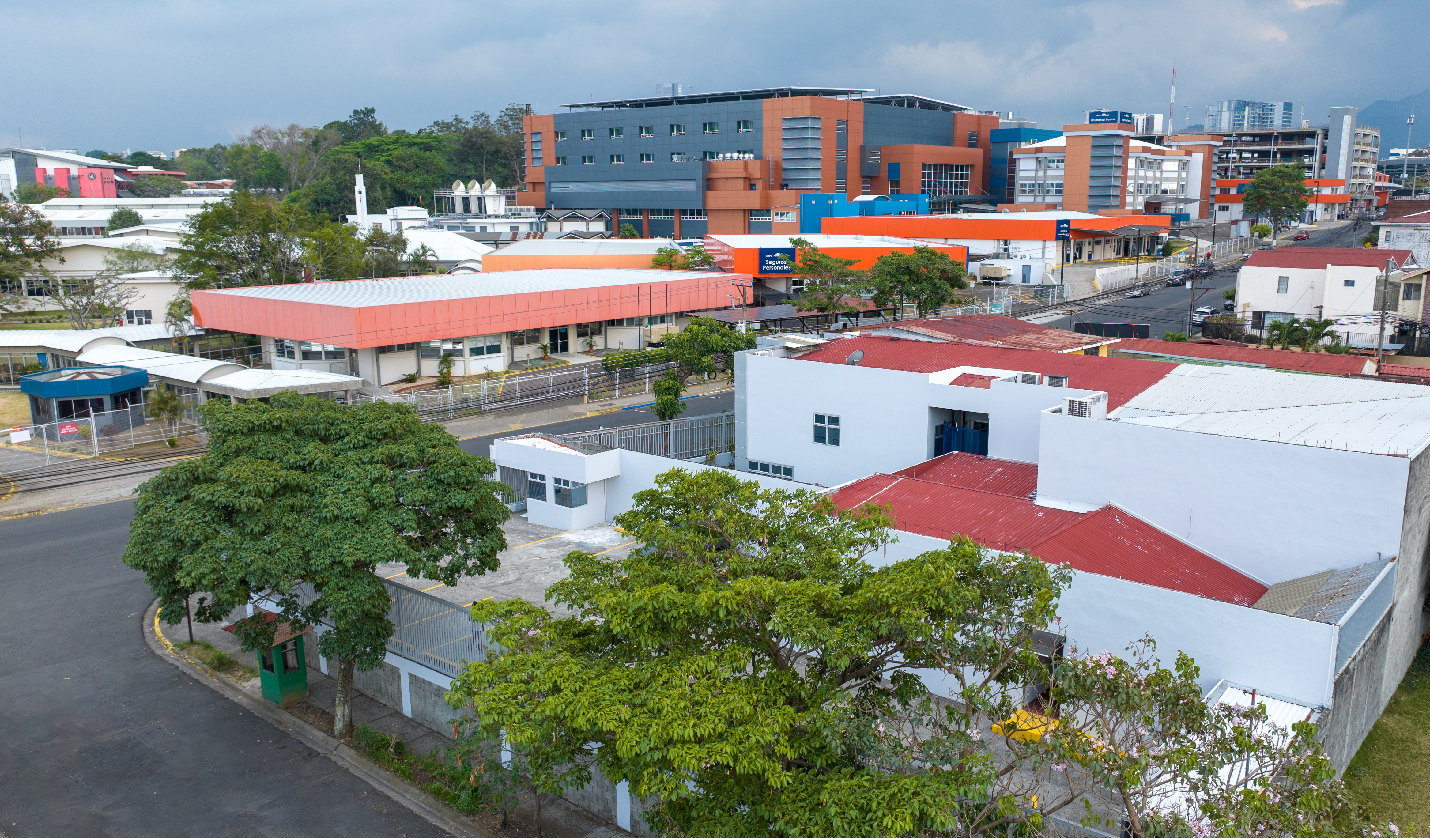 7 bed Commercial For Sale in La Uruca, San Jose - thumb 2