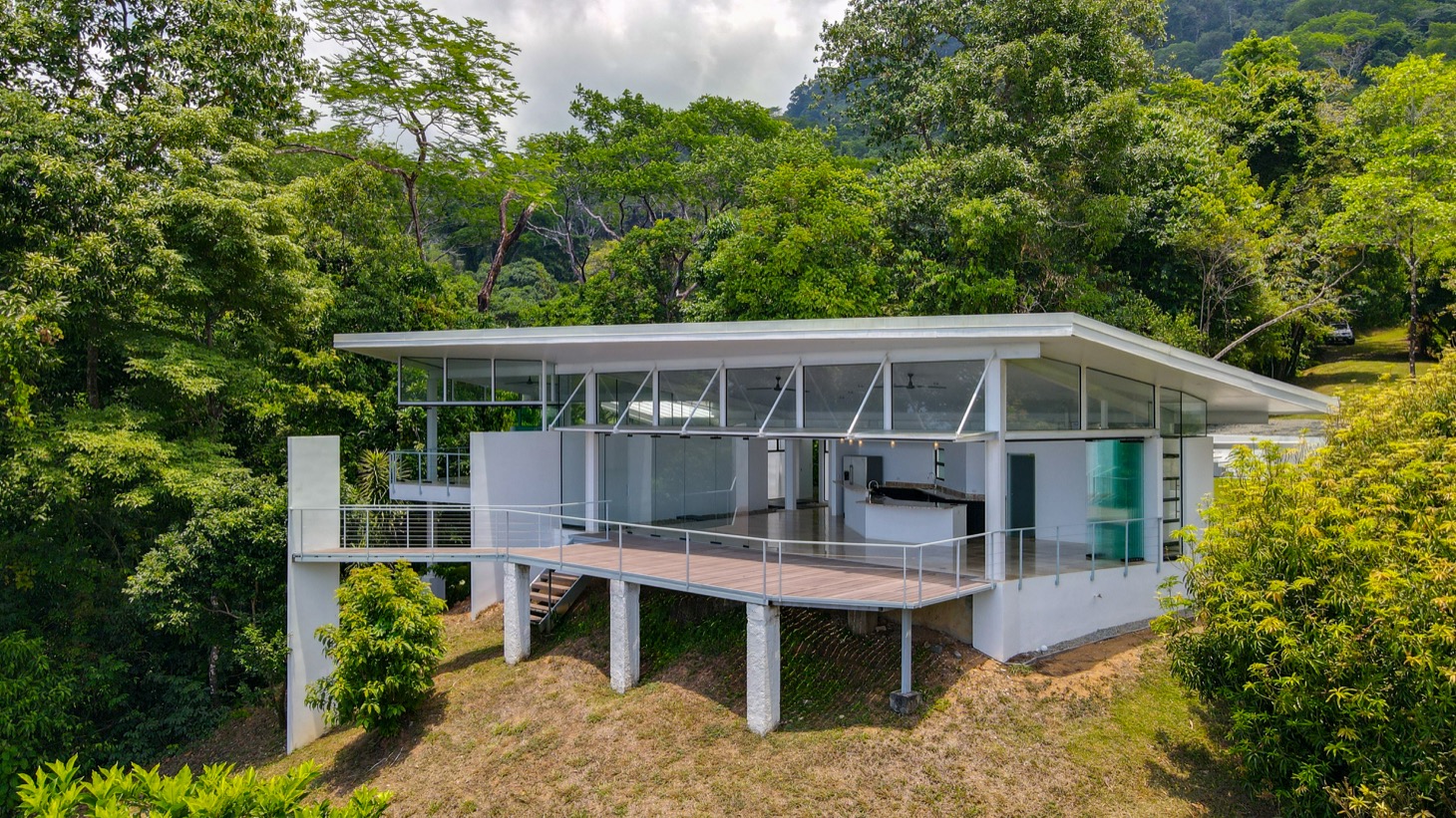 4 bed Single Family Homes For Sale in Uvita, Puntarenas - thumb 3