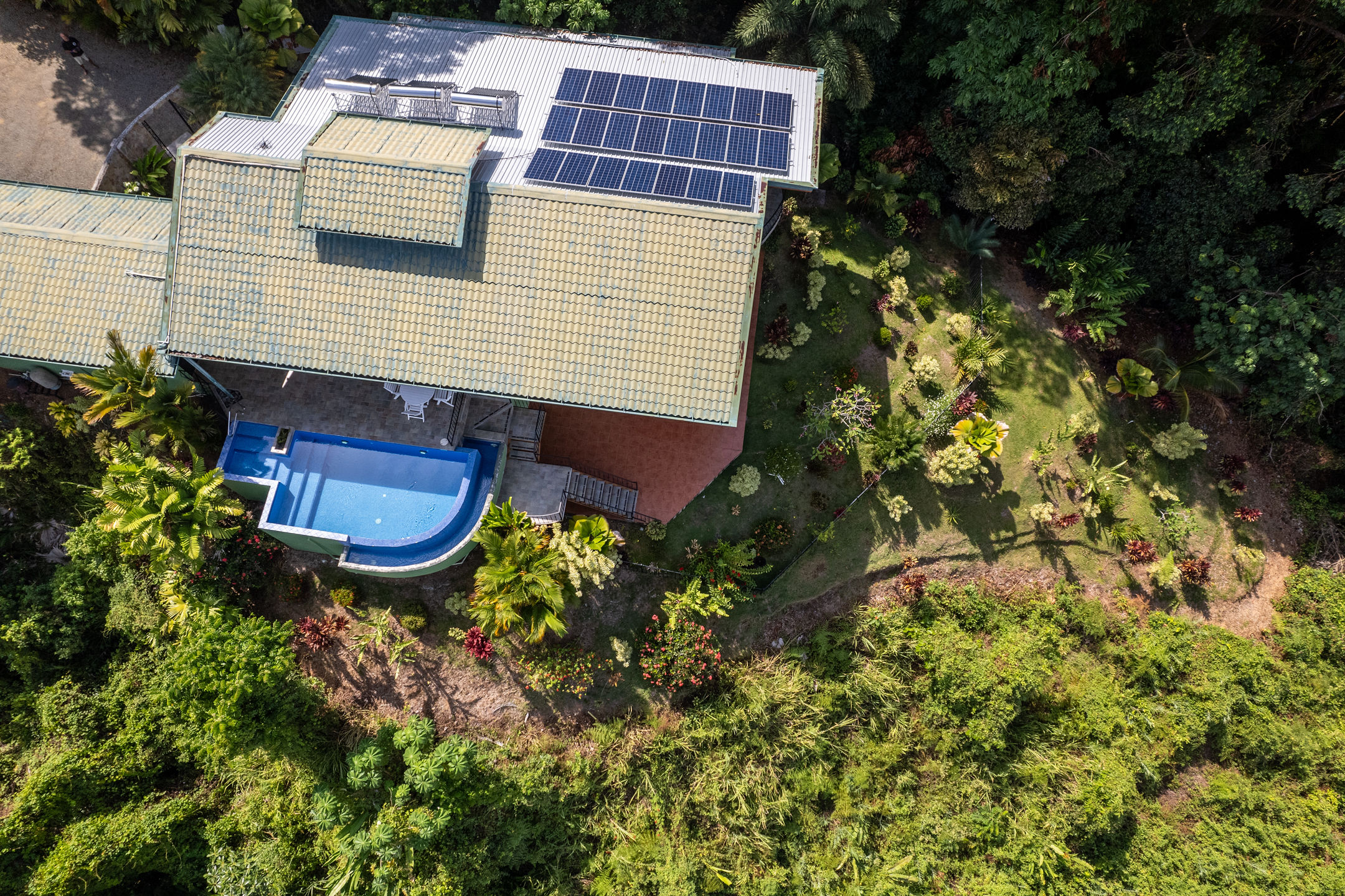 4 bed Single Family Homes For Sale in Dominical, Puntarenas - thumb 4