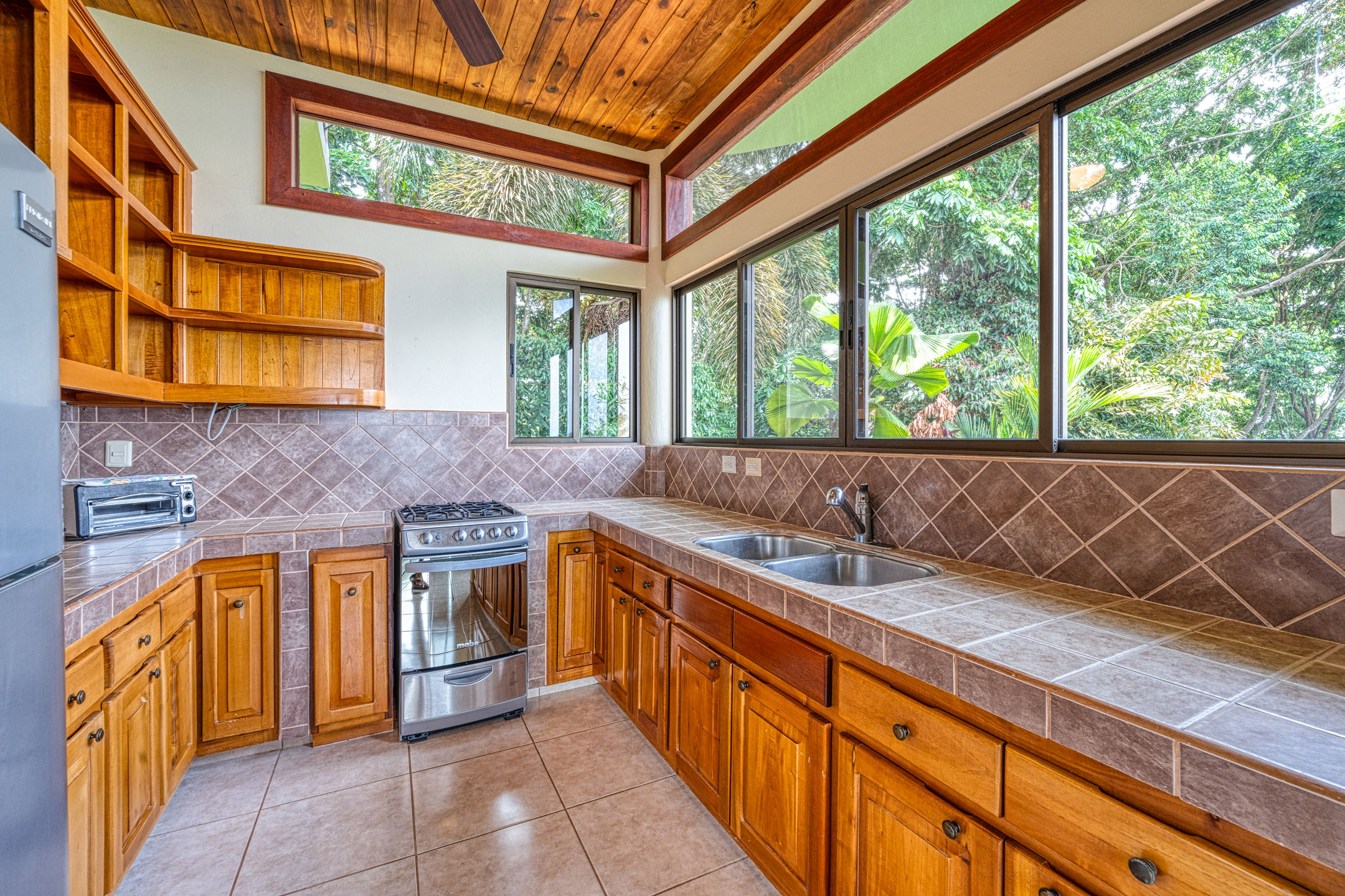 4 bed Single Family Homes For Sale in Dominical, Puntarenas - thumb 29