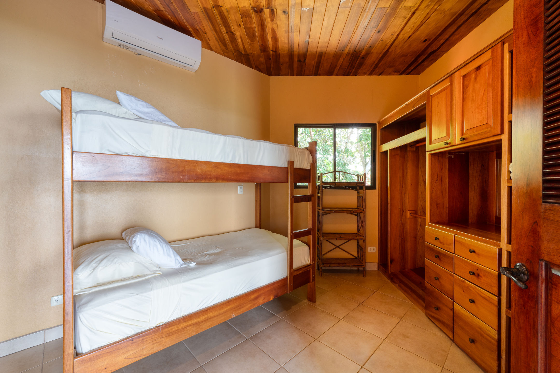 4 bed Single Family Homes For Sale in Dominical, Puntarenas - thumb 22