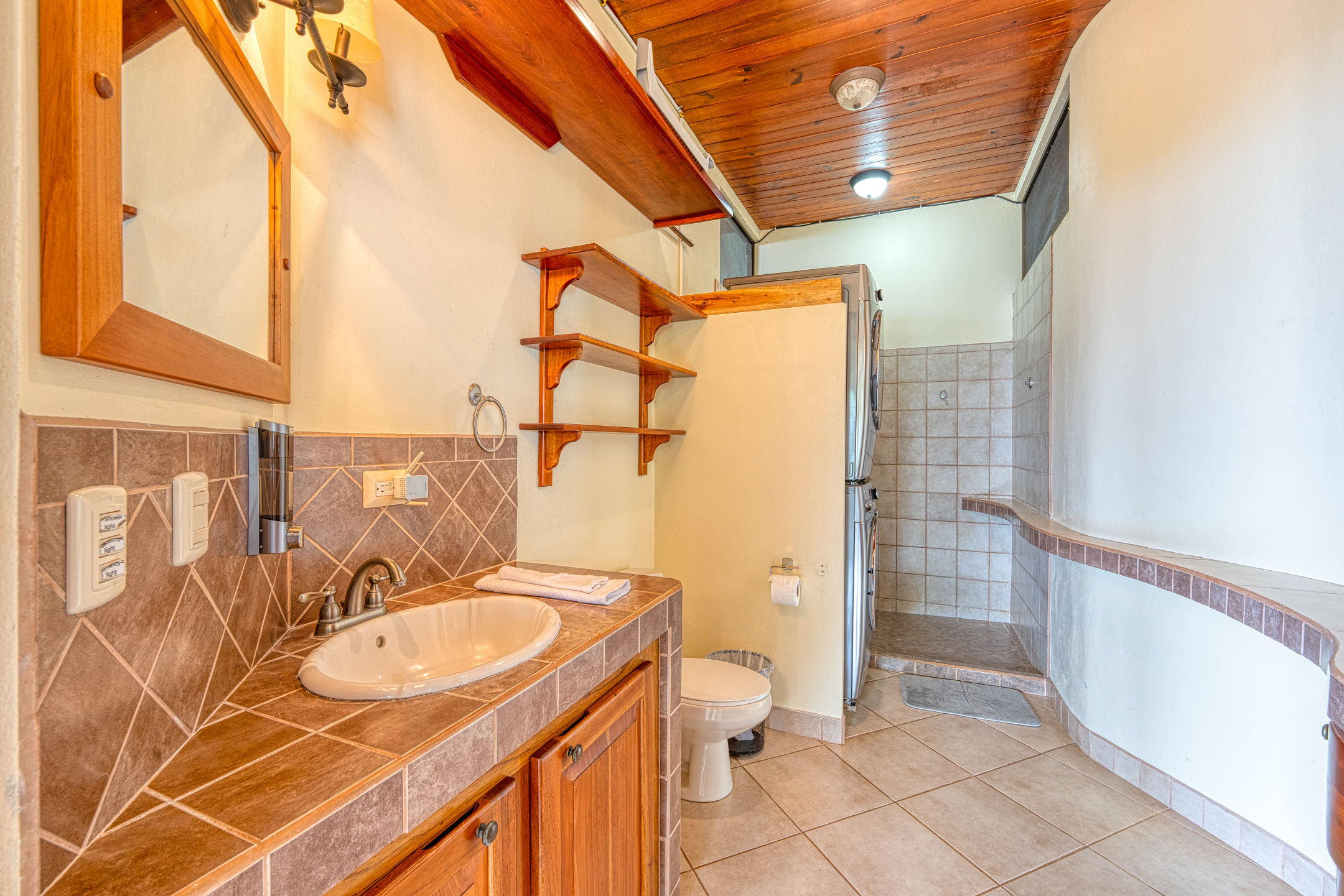 4 bed Single Family Homes For Sale in Dominical, Puntarenas - thumb 23