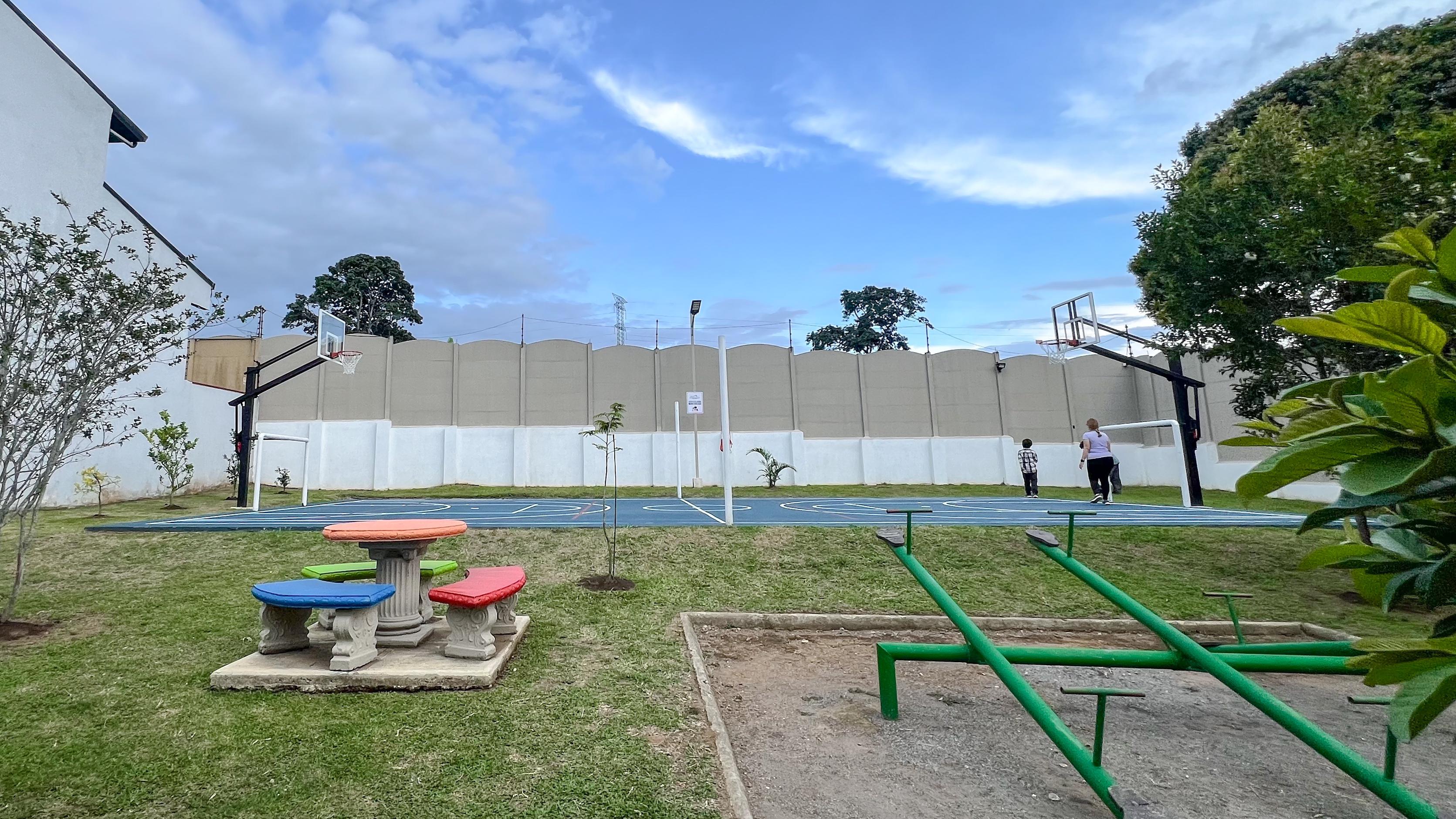 4 bed Single Family Homes For Sale in Concepción, Cartago - thumb 12