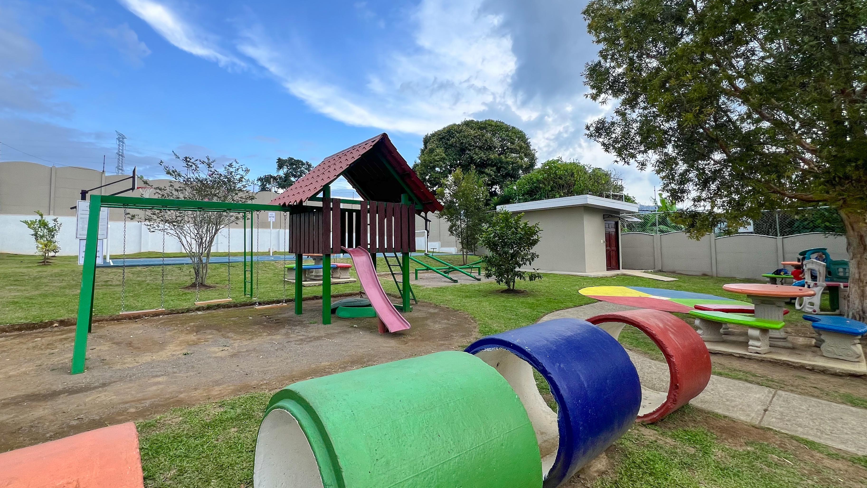 4 bed Single Family Homes For Sale in Concepción, Cartago - thumb 10