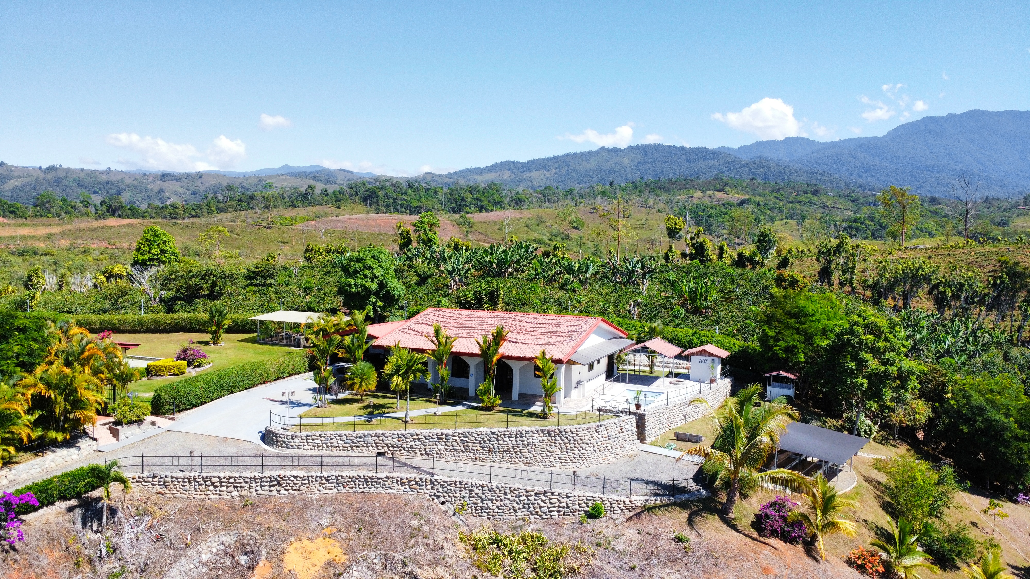 3 bed Single Family Homes For Sale in Perez Zeledon, San Jose - thumb 1