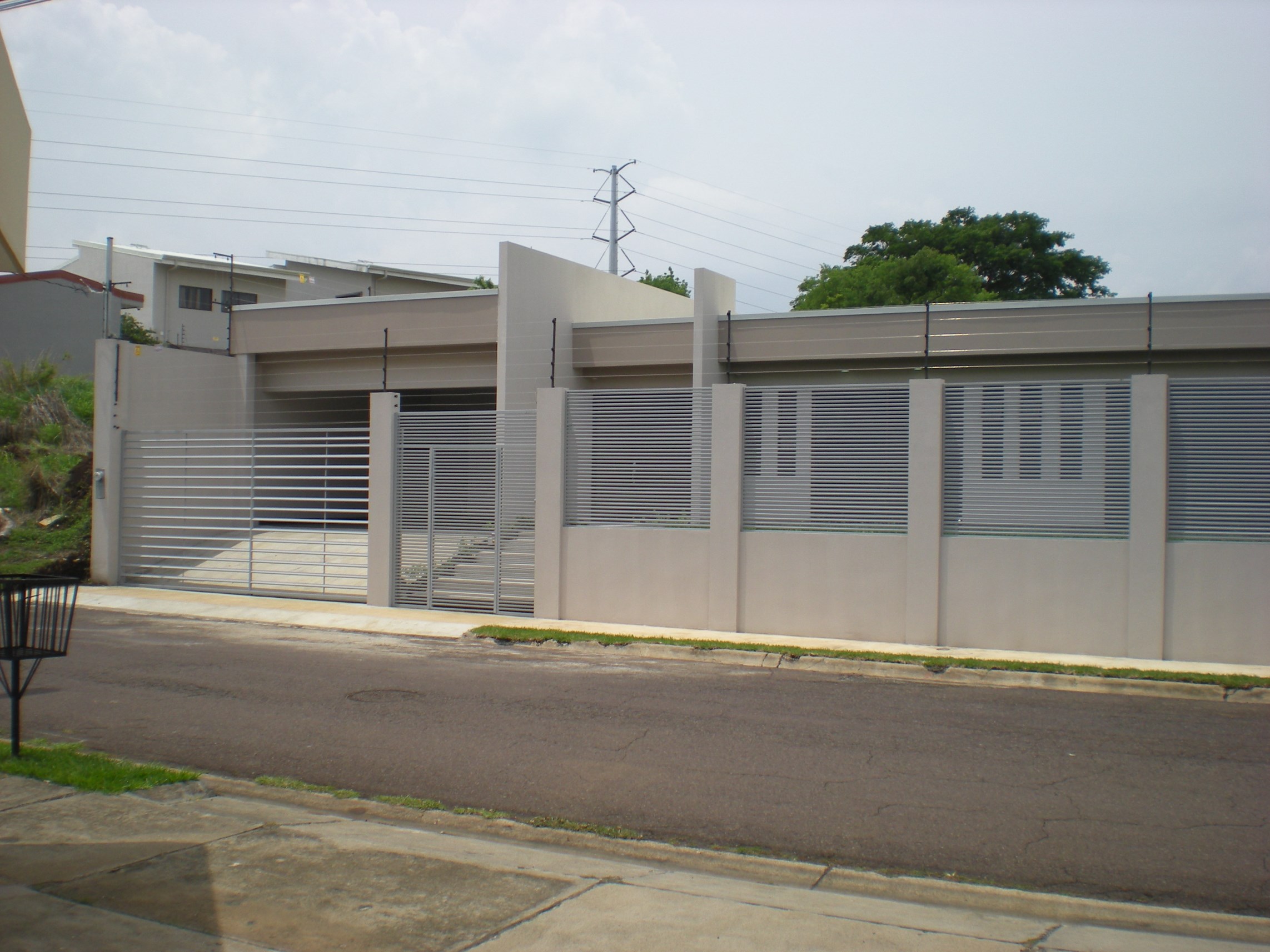 3 bed Single Family Homes For Sale in Ciudad Cariari, Heredia - thumb 1