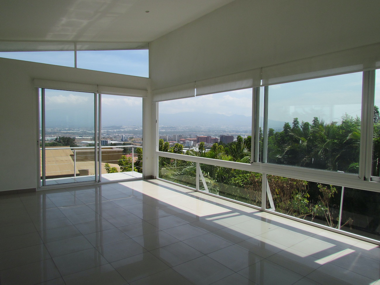 4 bed Single Family Homes For Sale in Escazu, San Jose - thumb 2