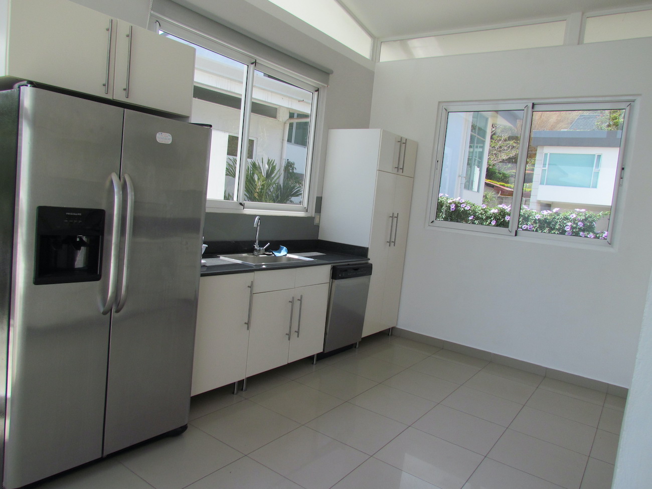 4 bed Single Family Homes For Sale in Escazu, San Jose - thumb 18