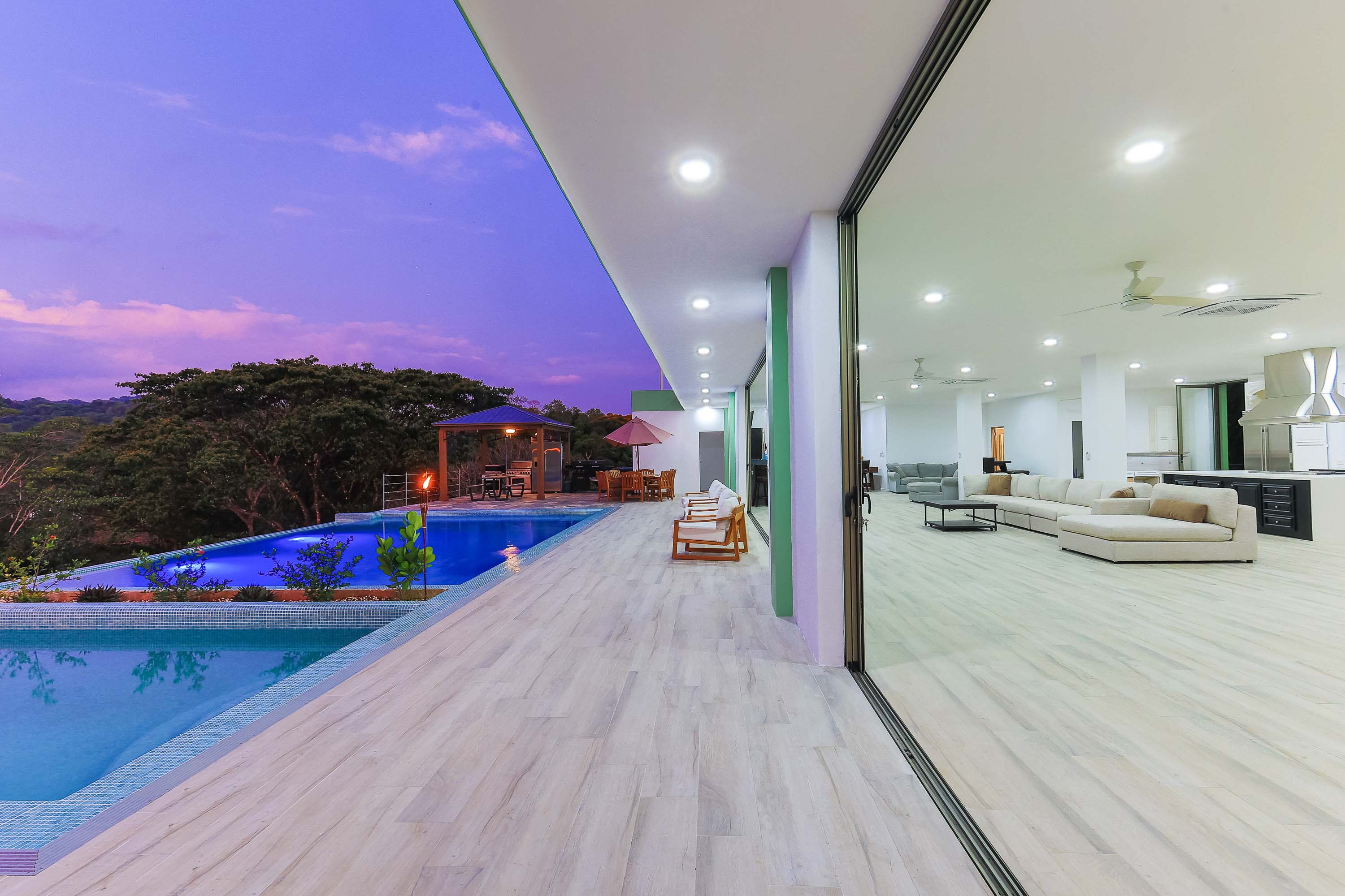 7 bed Single Family Homes For Sale in Quepos, Puntarenas - thumb 2