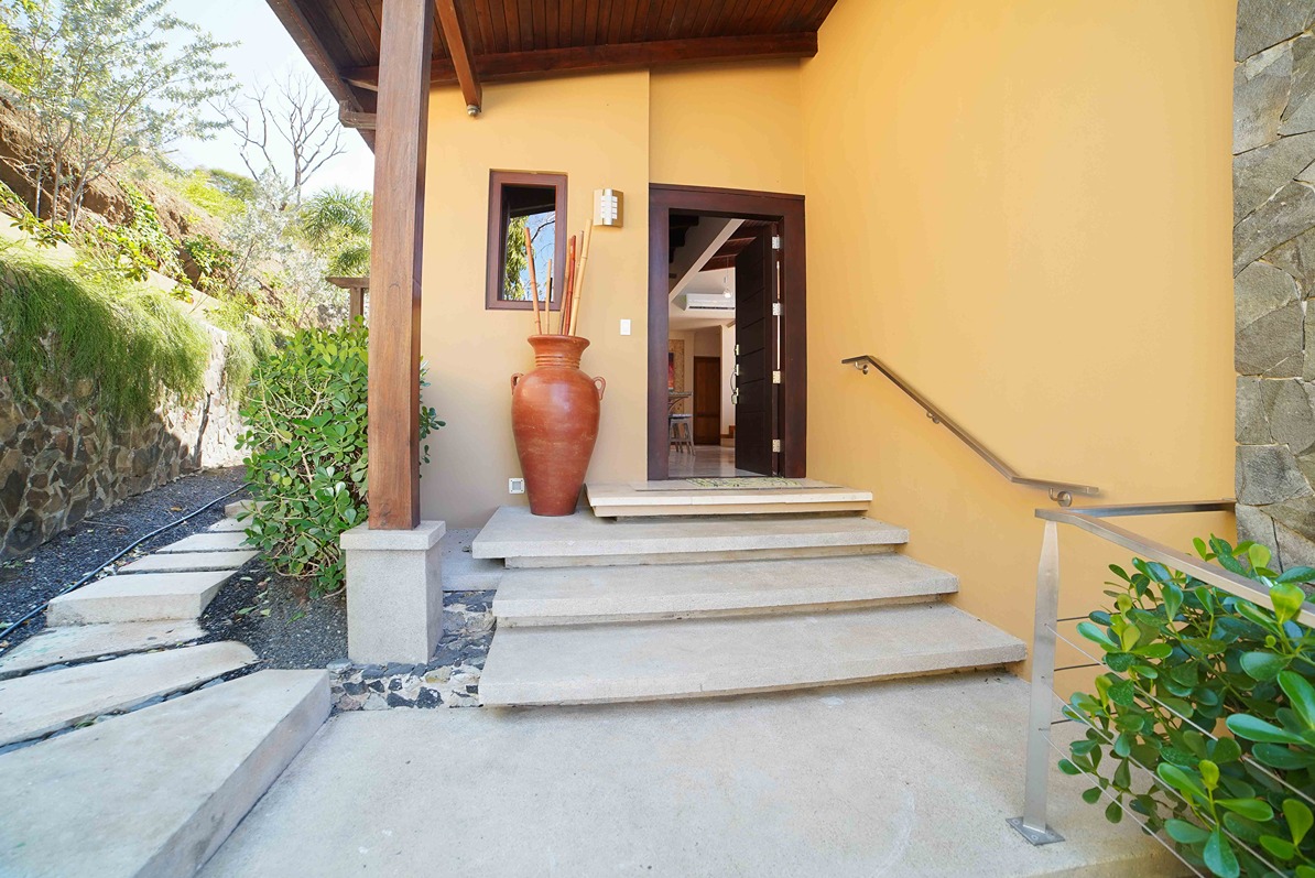 5 bed Single Family Homes For Sale in Tamarindo, Guanacaste - thumb 6