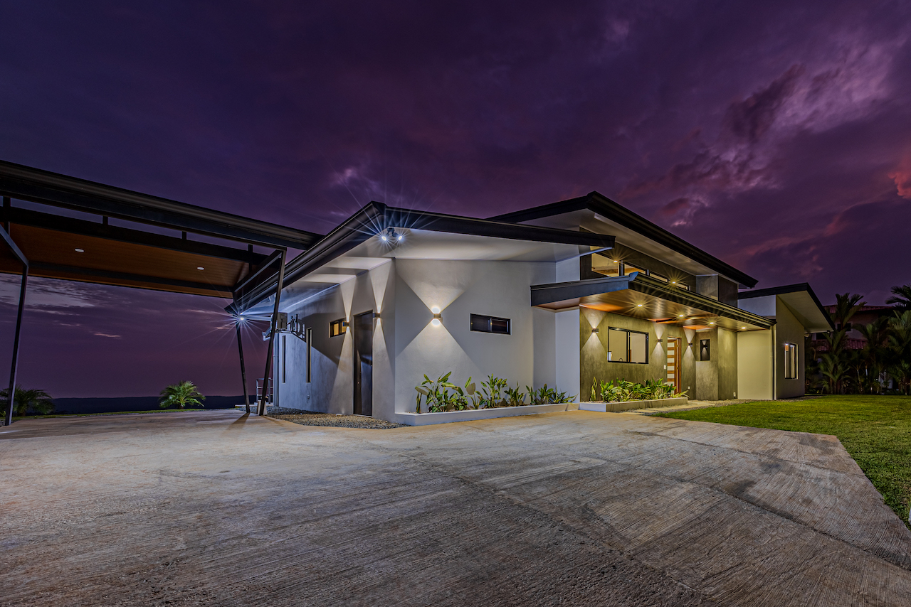 3 bed Single Family Homes For Sale in Ojochal, Puntarenas - thumb 8