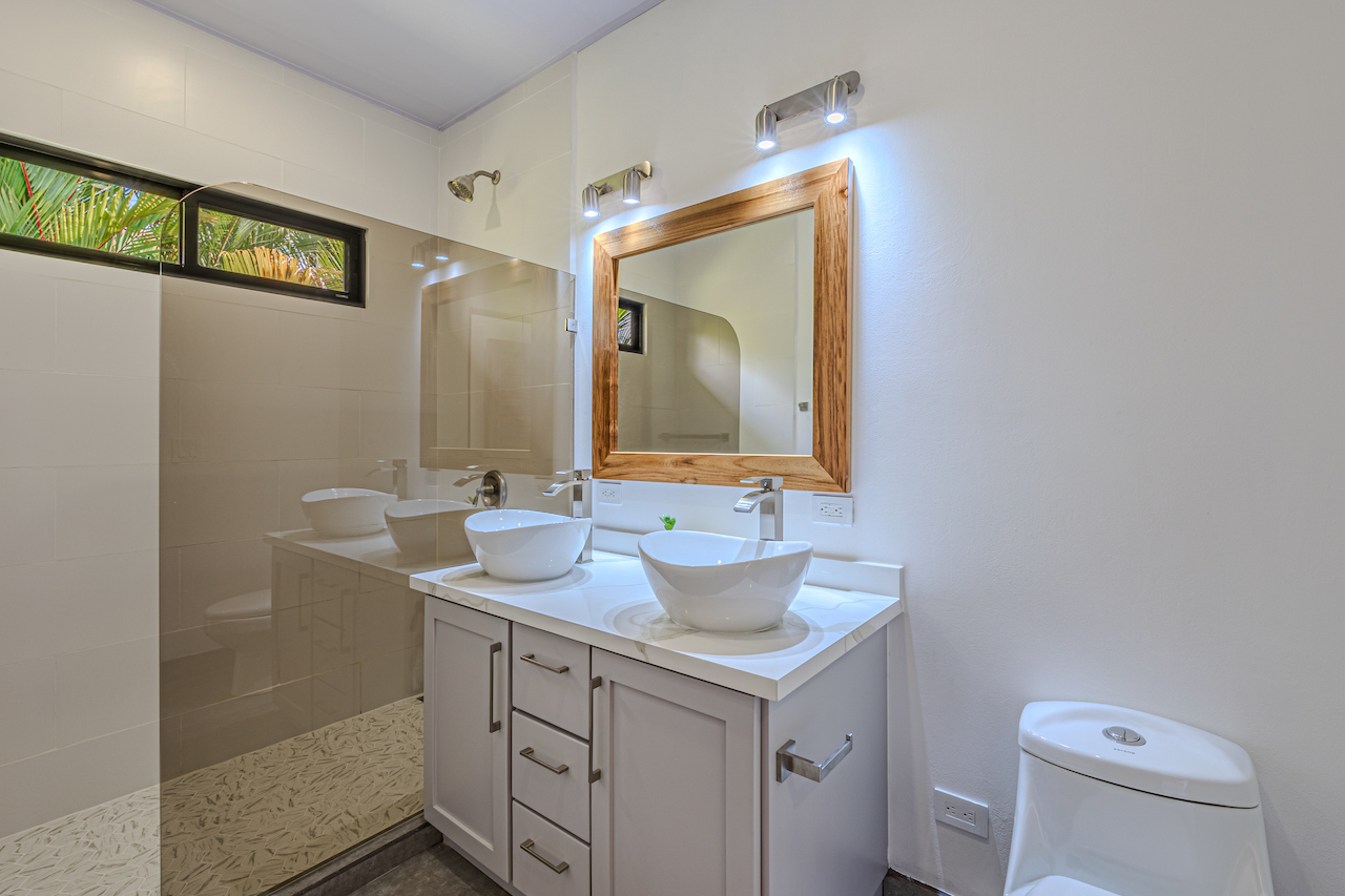 3 bed Single Family Homes For Sale in Ojochal, Puntarenas - thumb 26