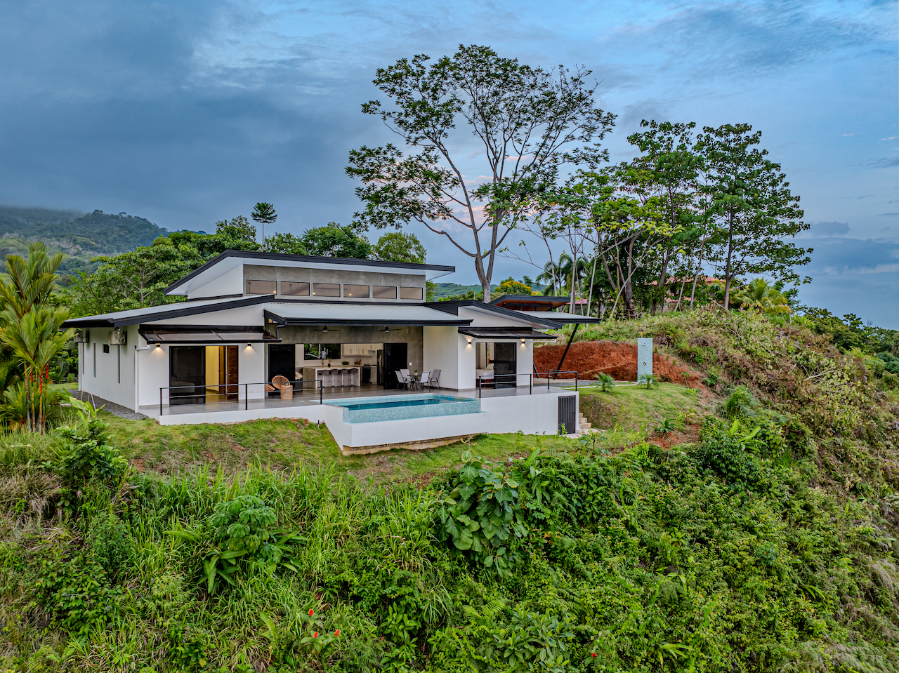 3 bed Single Family Homes For Sale in Ojochal, Puntarenas - thumb 4