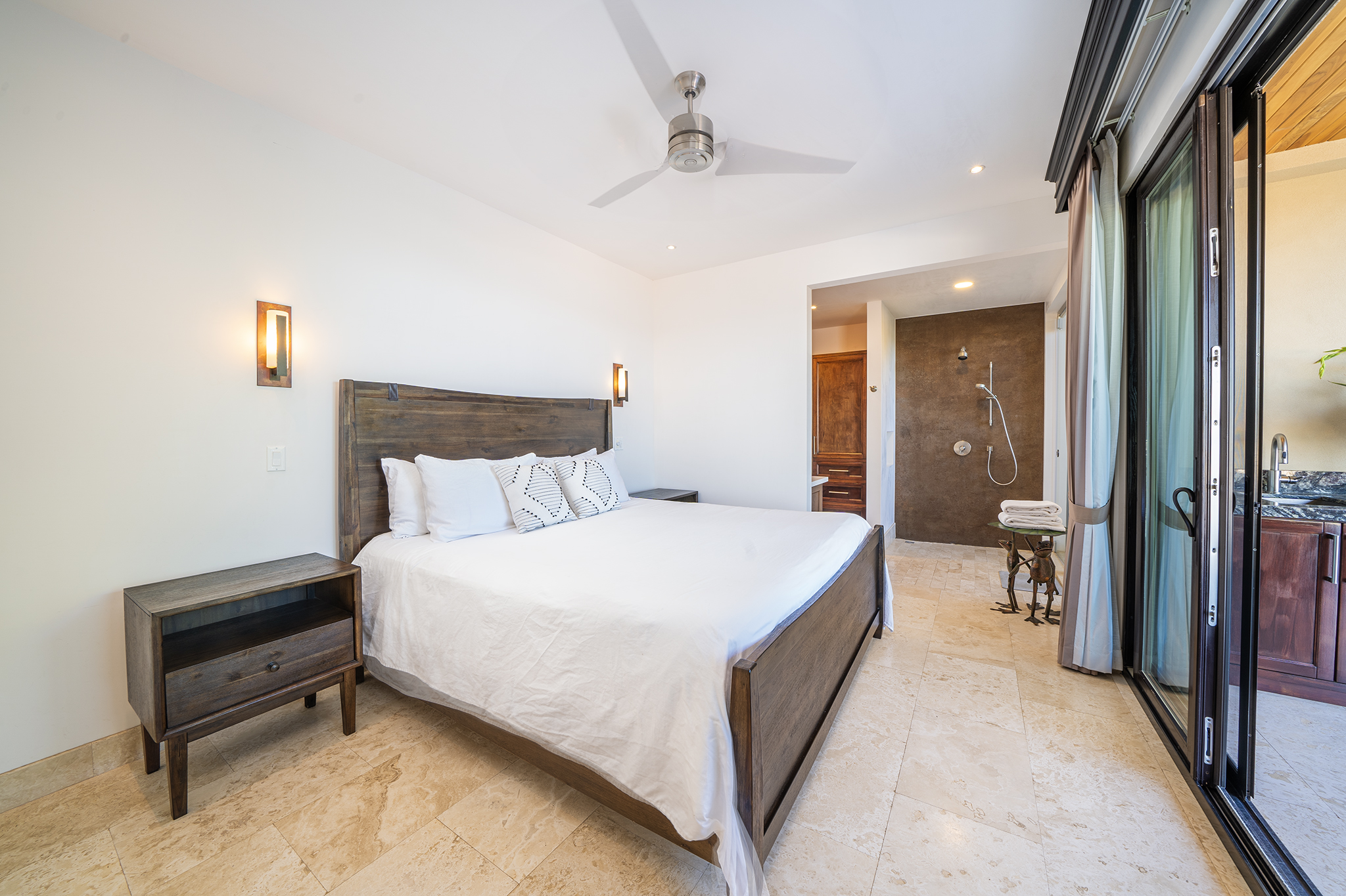 5 bed Single Family Homes For Sale in Playa Flamingo, Guanacaste - thumb 3