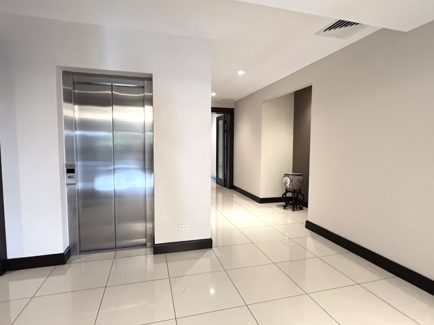 3 bed Apartment For Sale in Escazu, San Jose - thumb 5