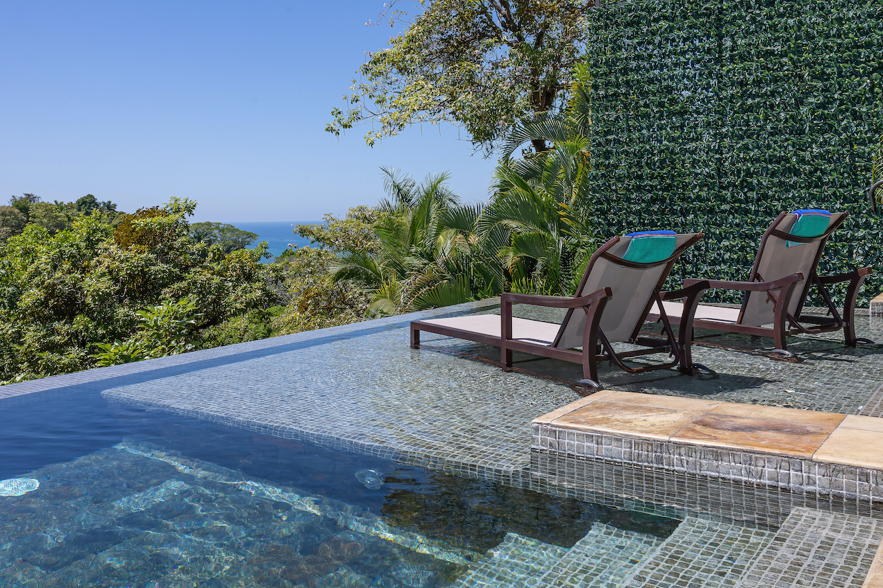 5 bed Single Family Homes For Sale in Manuel Antonio, Puntarenas - thumb 2