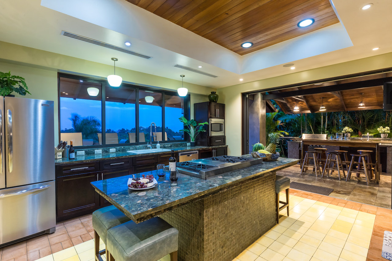 5 bed Single Family Homes For Sale in Manuel Antonio, Puntarenas - thumb 13