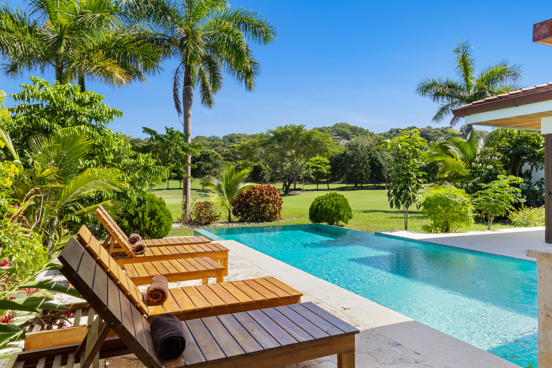 4 bed Single Family Homes For Sale in Playa Conchal, Guanacaste - thumb 10