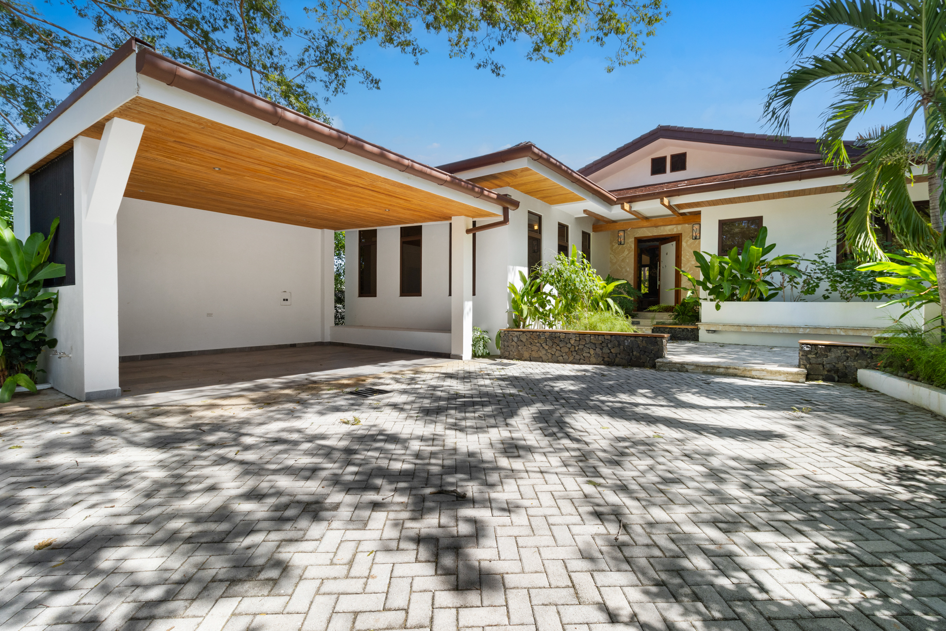 4 bed Single Family Homes For Sale in Playa Conchal, Guanacaste - thumb 1