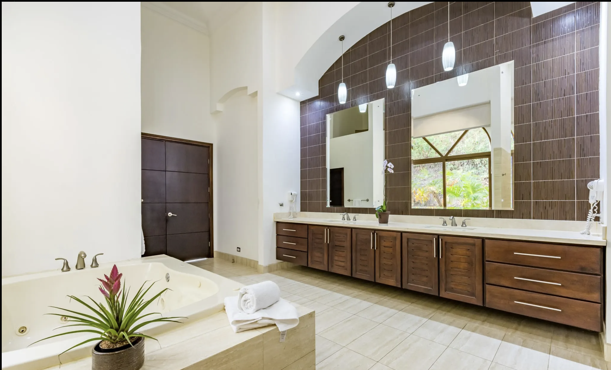 7 bed Single Family Homes For Sale in Jaco, Puntarenas - thumb 17