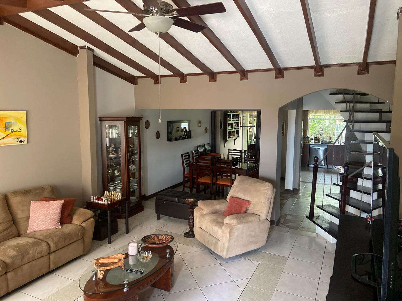 4 bed Single Family Homes For Sale in Curridabat, San Jose - thumb 3