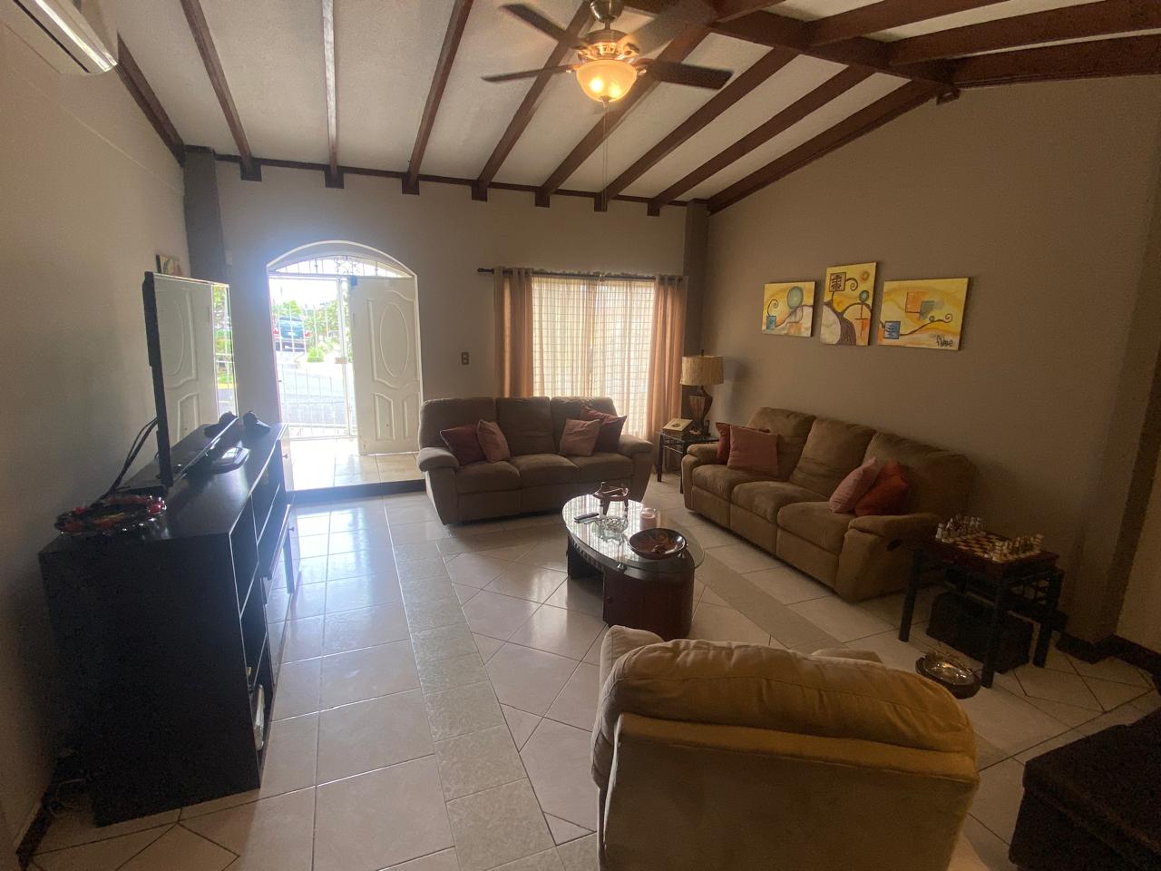 4 bed Single Family Homes For Sale in Curridabat, San Jose - thumb 5